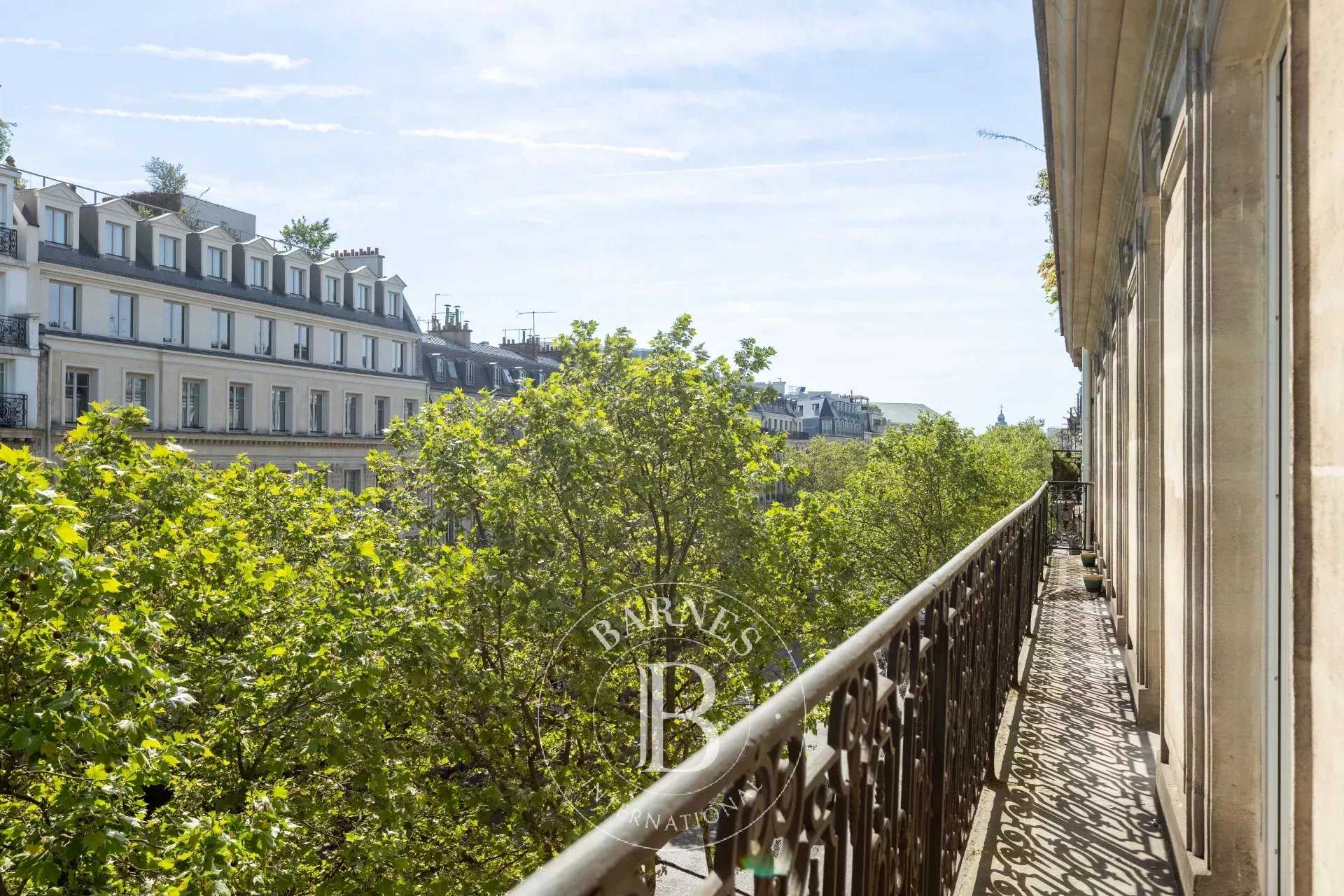 Apartment Paris 75008  -  ref 86940652 (picture 1)