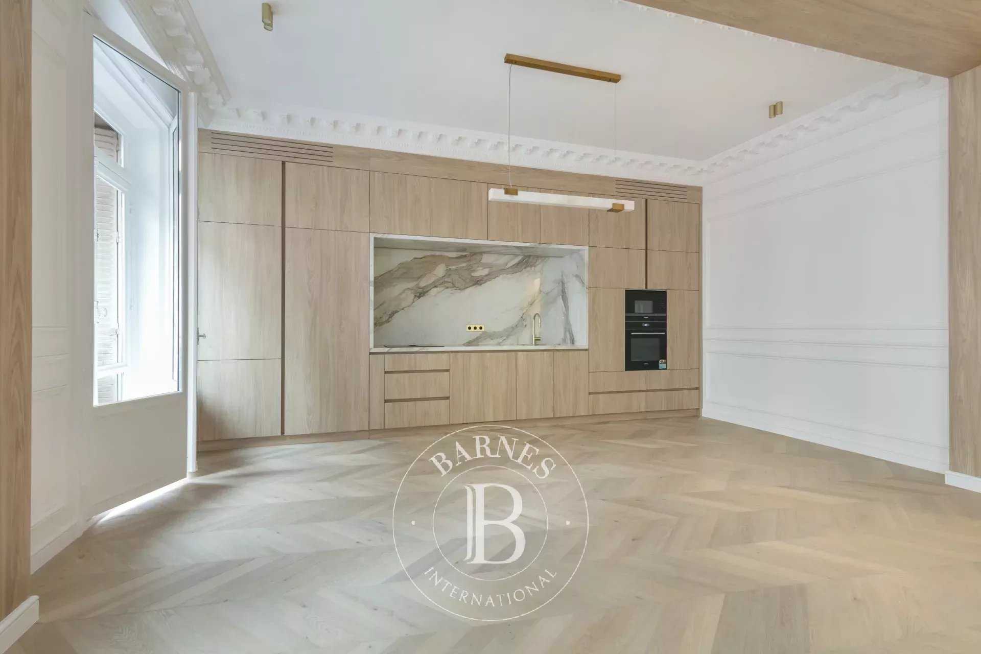 Appartement Paris 75008  -  ref 86123335 (picture 3)