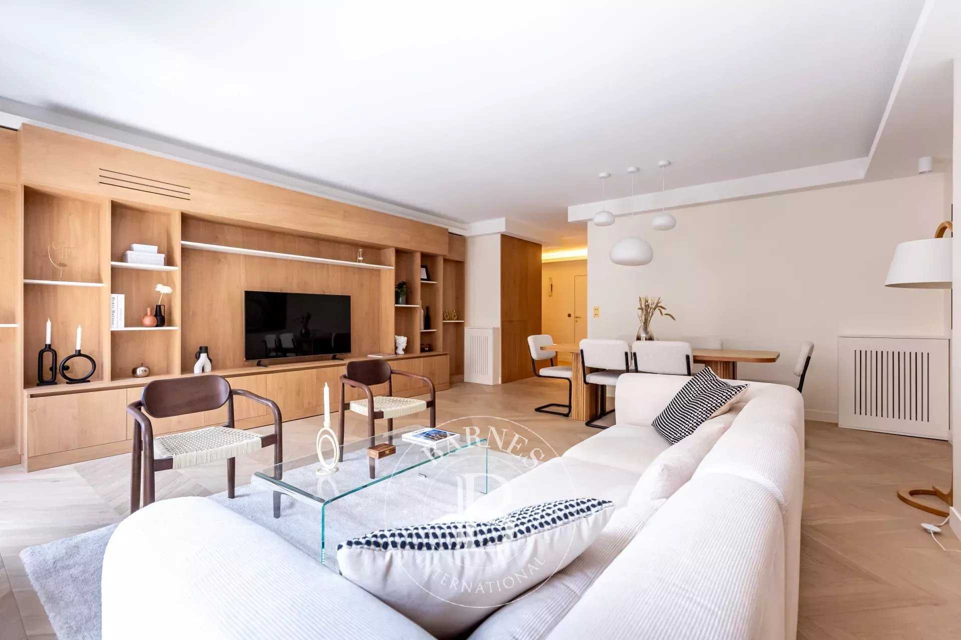 Appartement Paris 75008  -  ref 85992893 (picture 2)