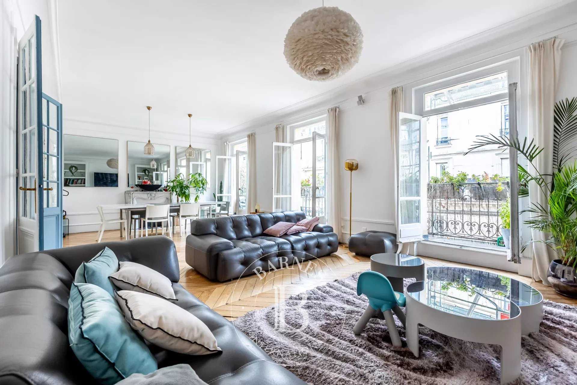 Apartment Paris 75008  -  ref 86230282 (picture 1)