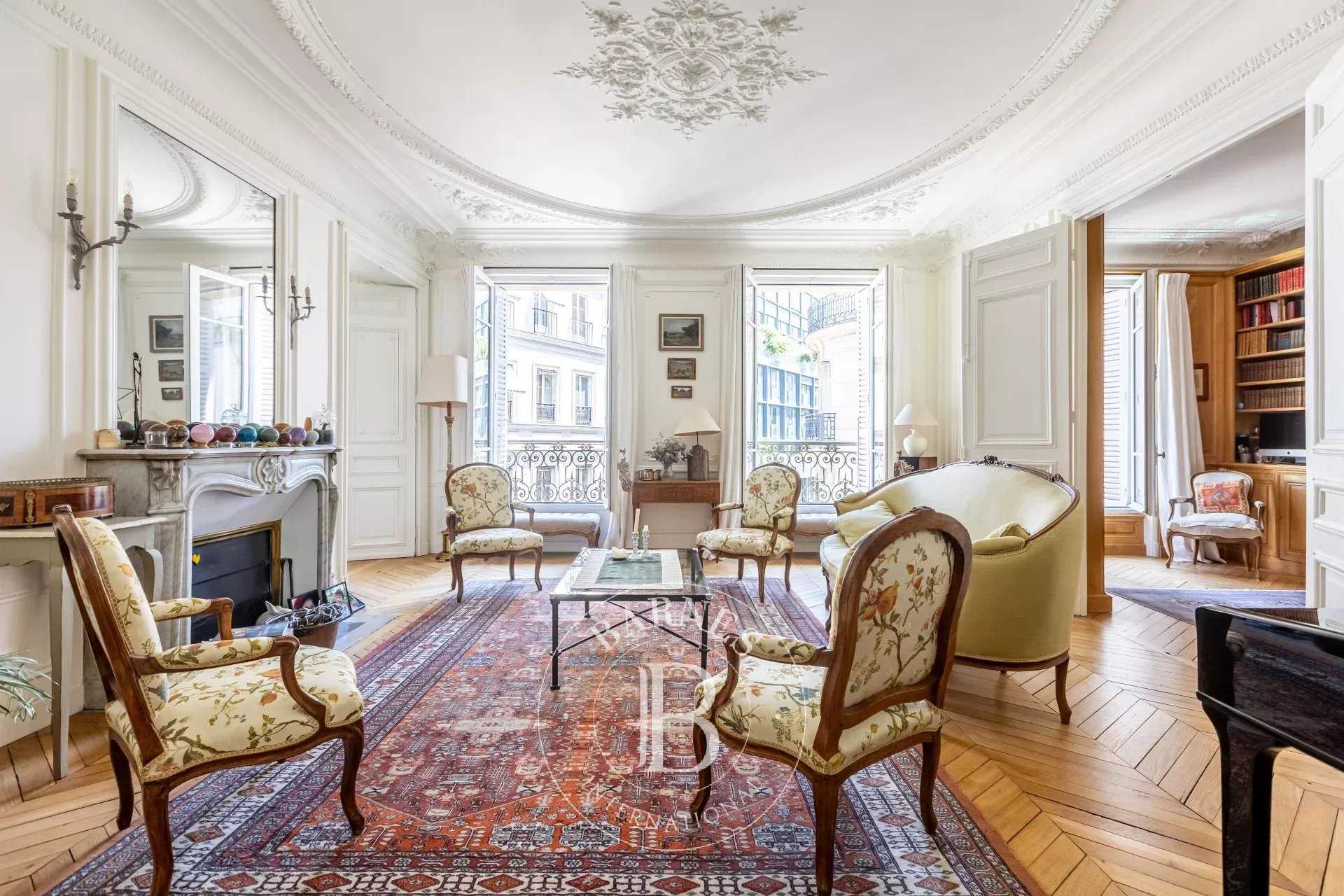 Apartment Paris 75008  -  ref 87177944 (picture 1)