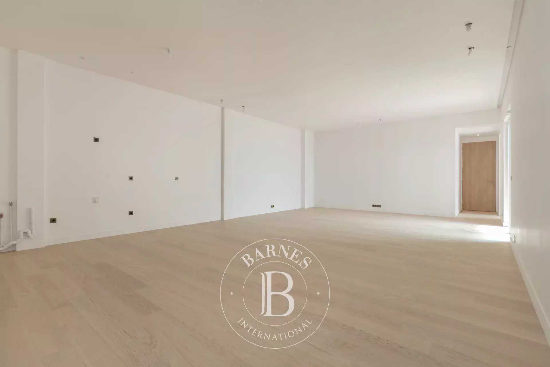 Appartement Paris 75008  -  ref 85905243 (picture 3)