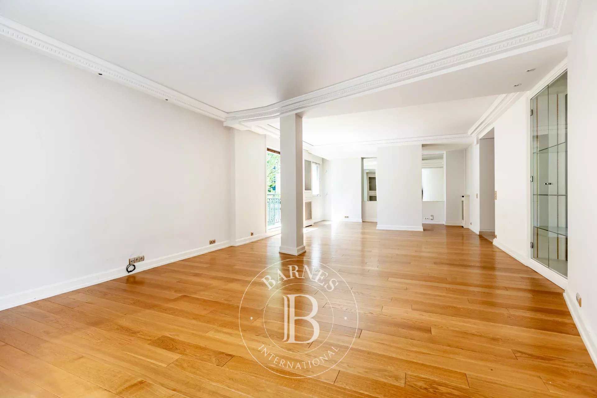Apartment Paris 75008  -  ref 86017939 (picture 2)