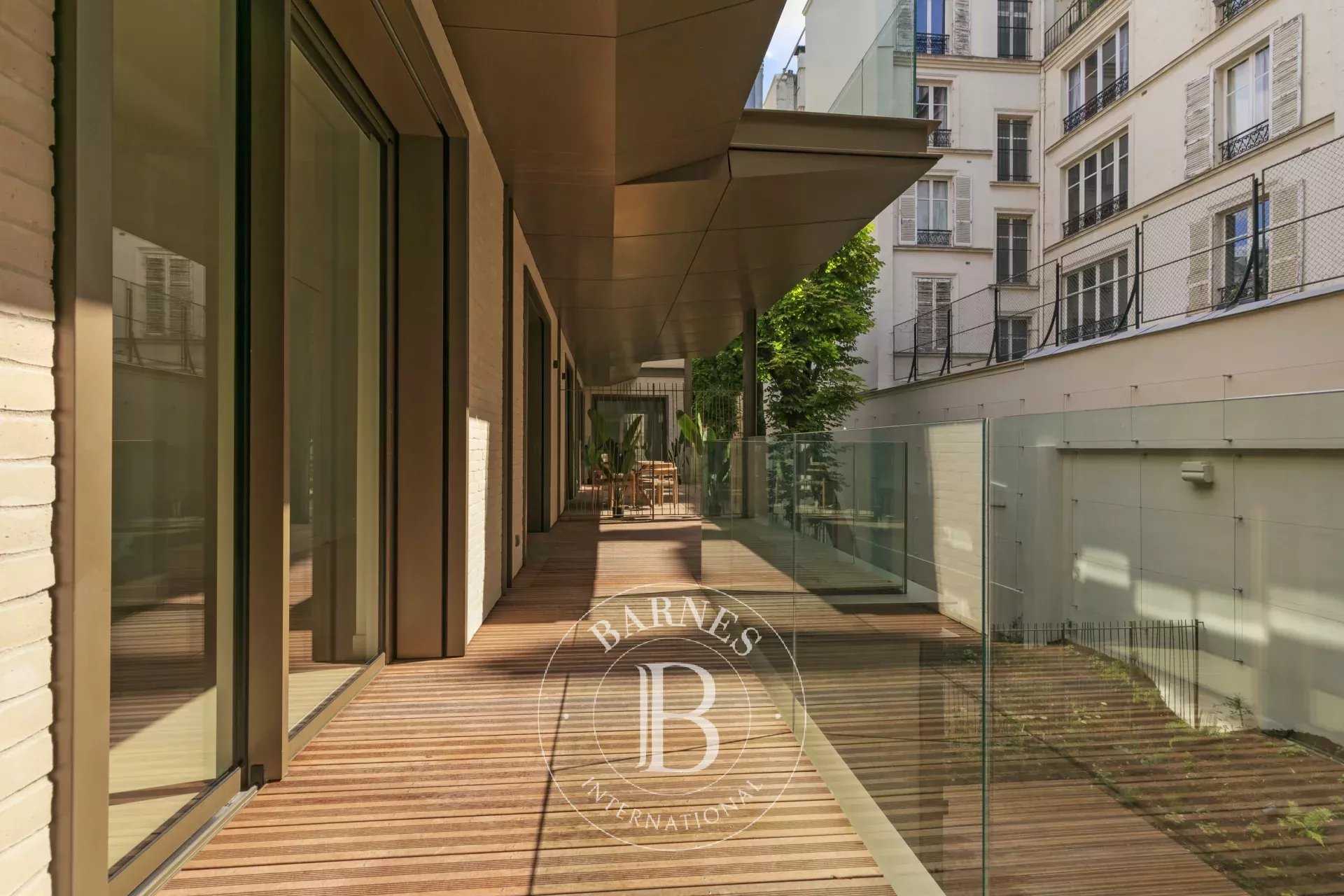 Apartment Paris 75008  -  ref 85905977 (picture 1)