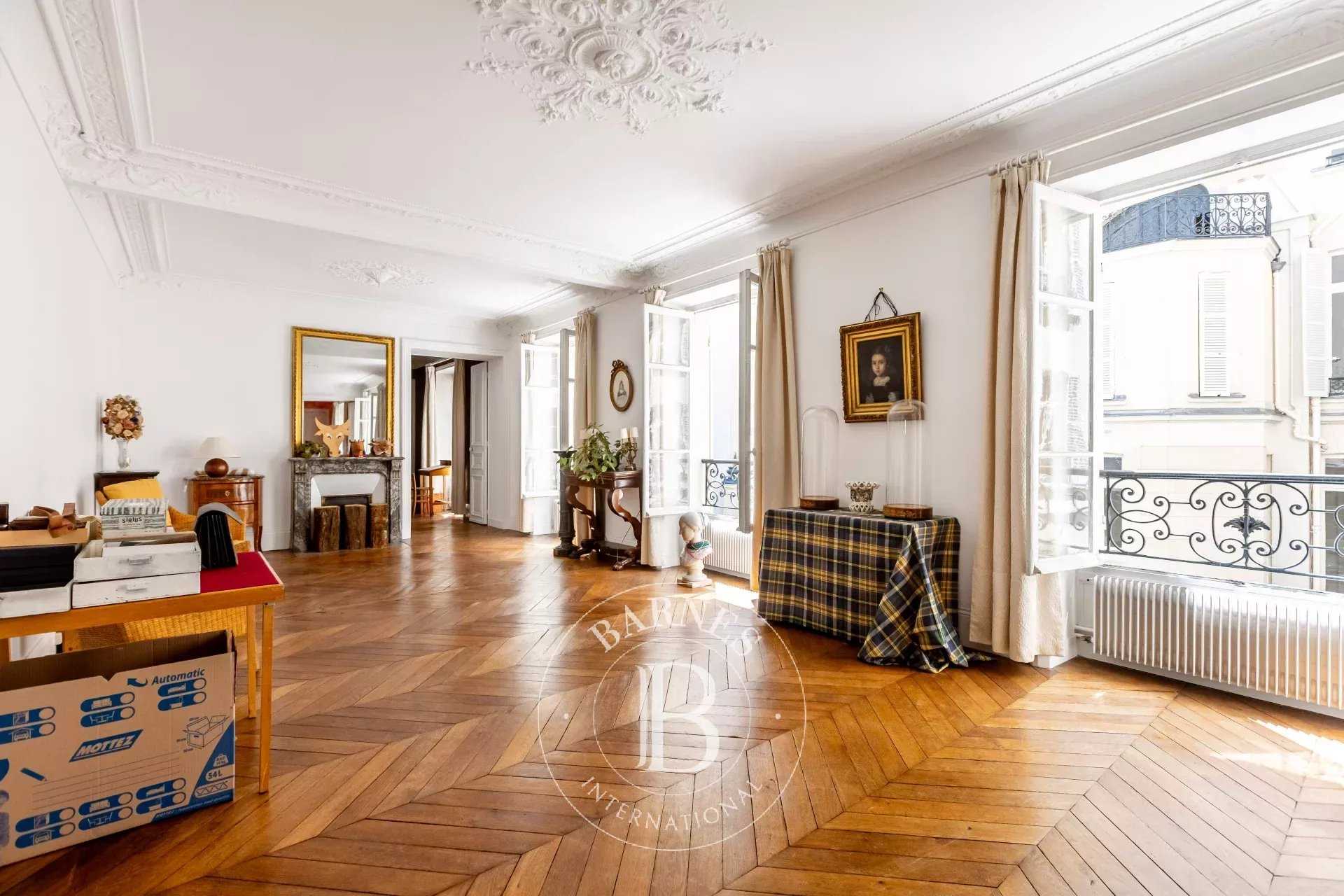 Apartment Paris 75008  -  ref 87102223 (picture 3)