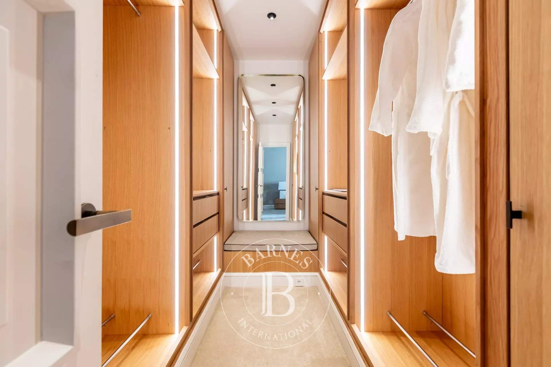 Paris  - Appartement 8 Pi&egrave;ces 5 Chambres - picture 14