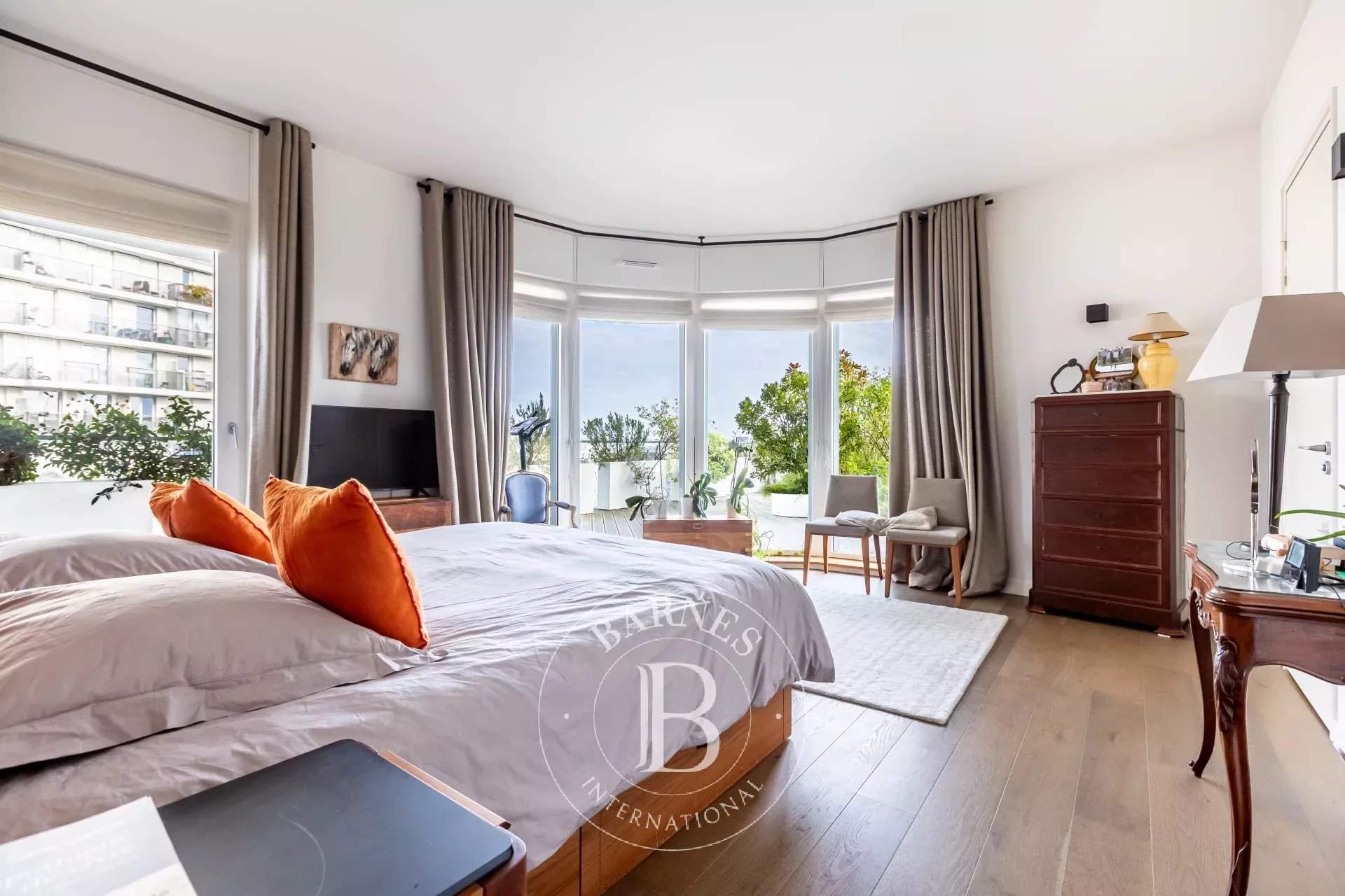 Paris  - Apartment 4 Bedrooms - picture 10