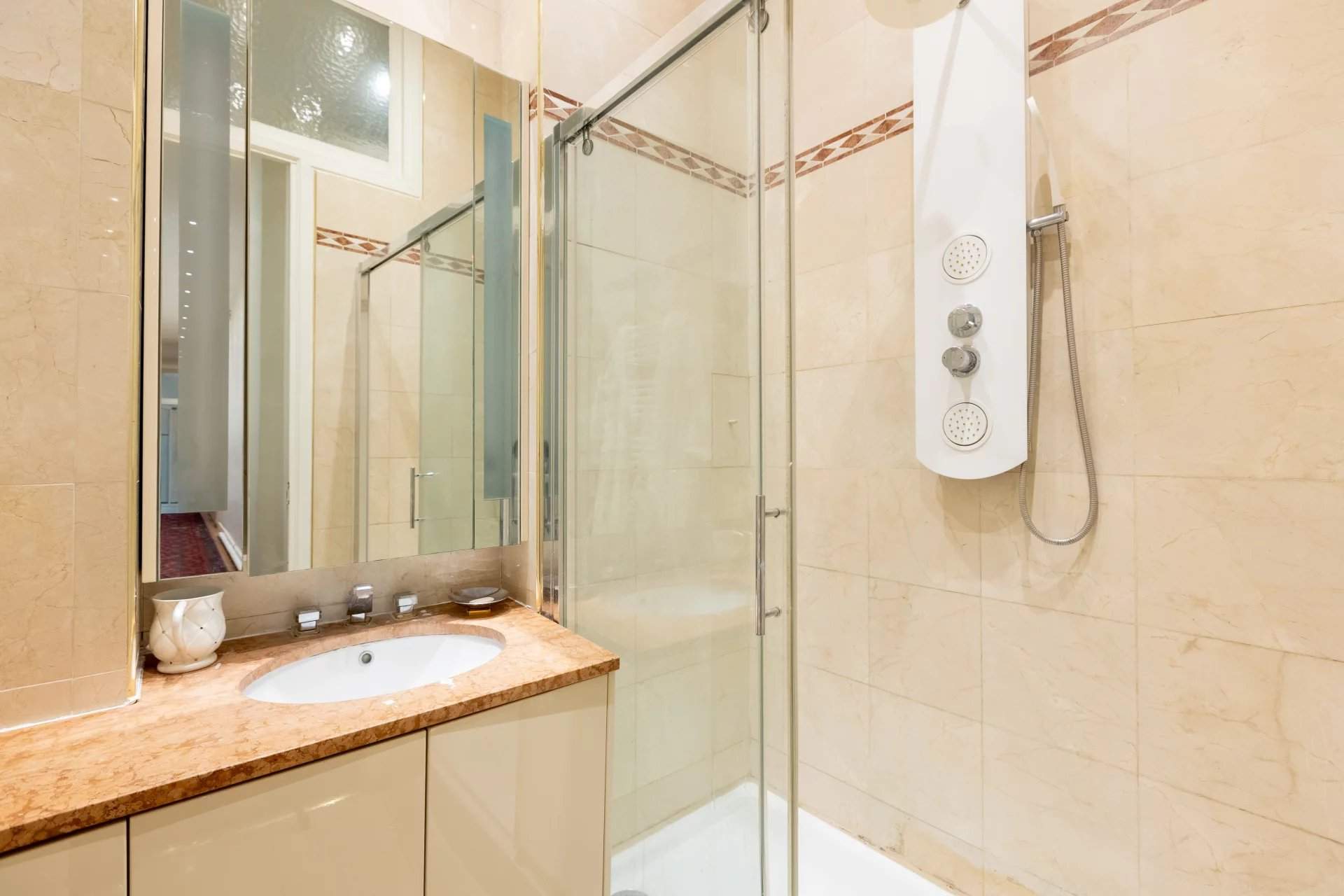 Paris  - Appartement 6 Pi&egrave;ces 4 Chambres - picture 13