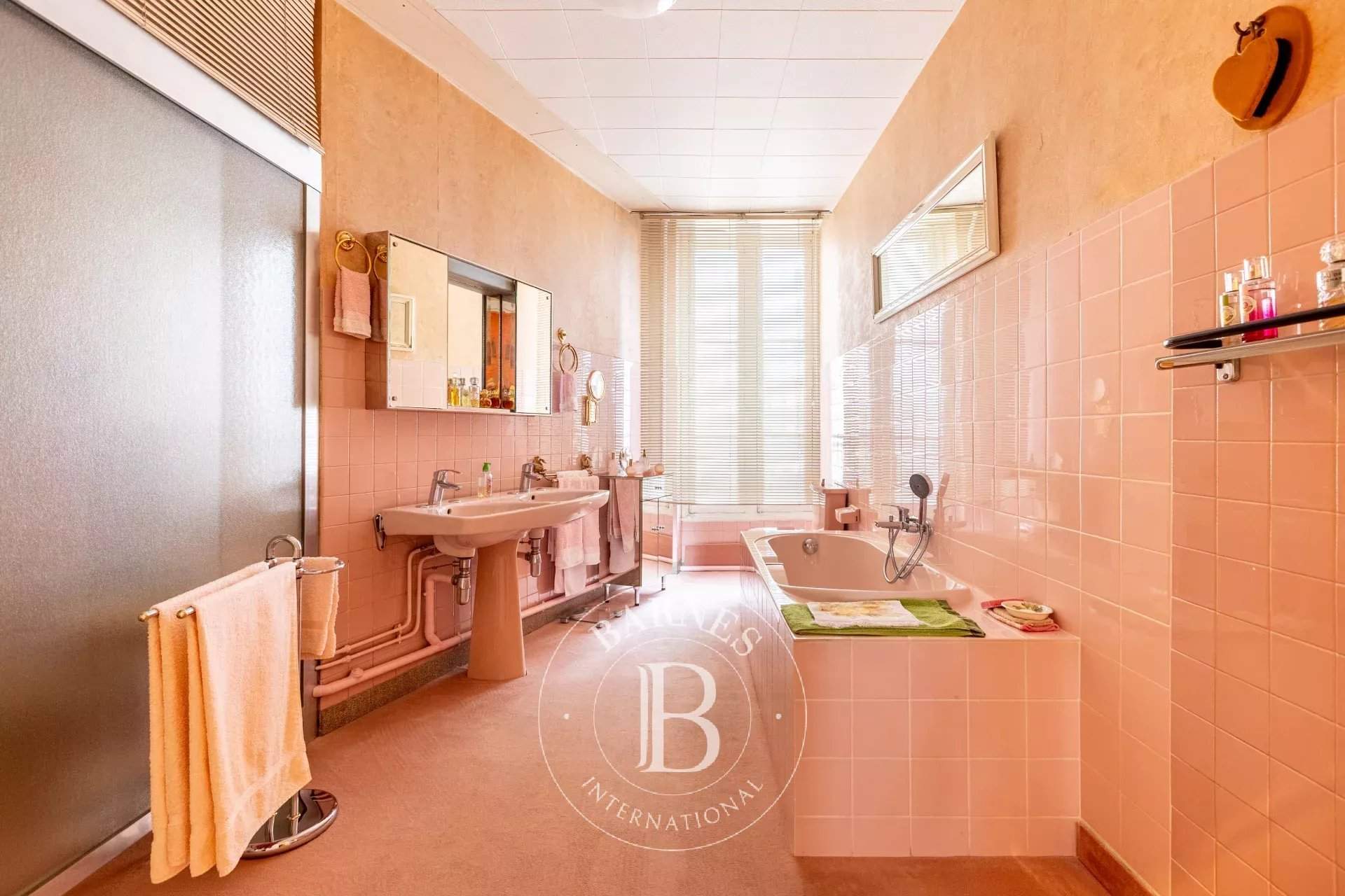 Paris  - Apartment 4 Bedrooms - picture 14