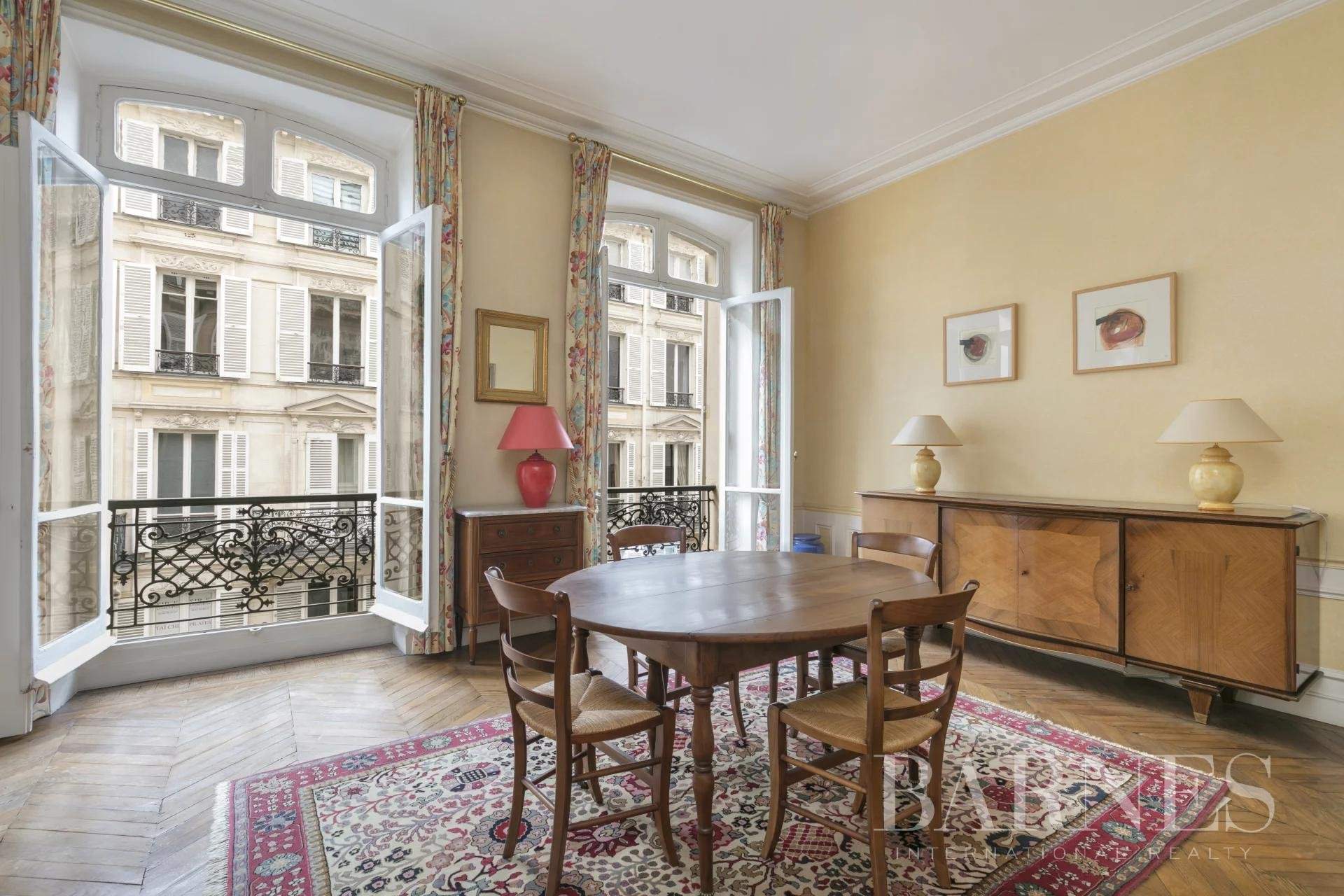 Apartment for sale 3 Bedrooms 1798 sq ft Paris 8 - € 2,300,000