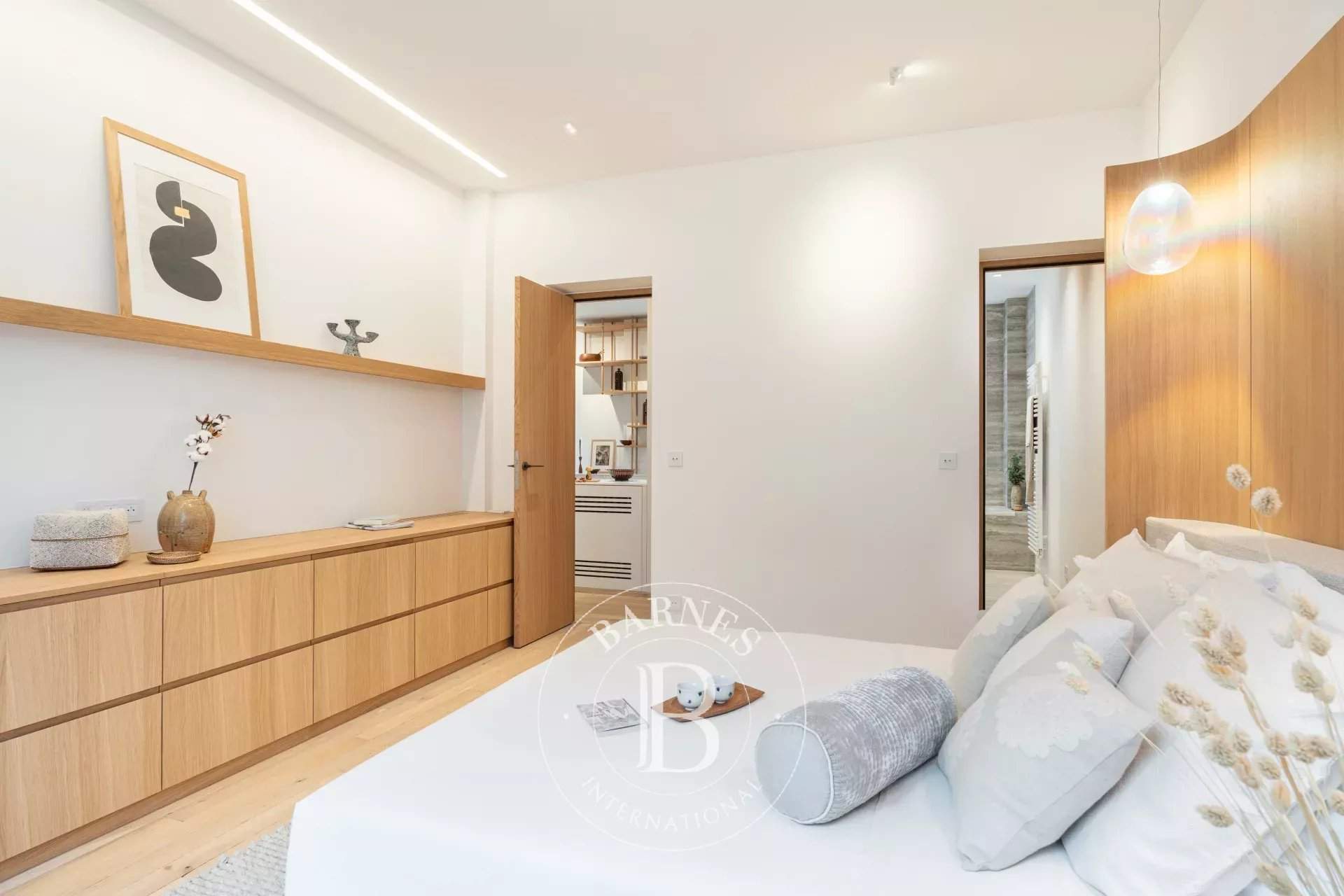 Paris  - Apartment 3 Bedrooms - picture 12