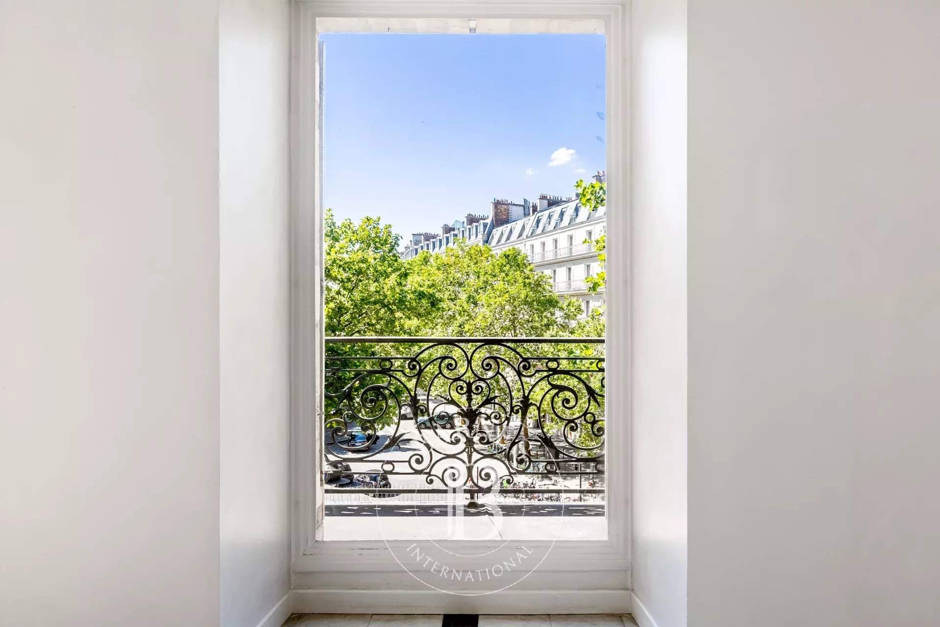 Paris  - Appartement 6 Pi&egrave;ces 4 Chambres - picture 4