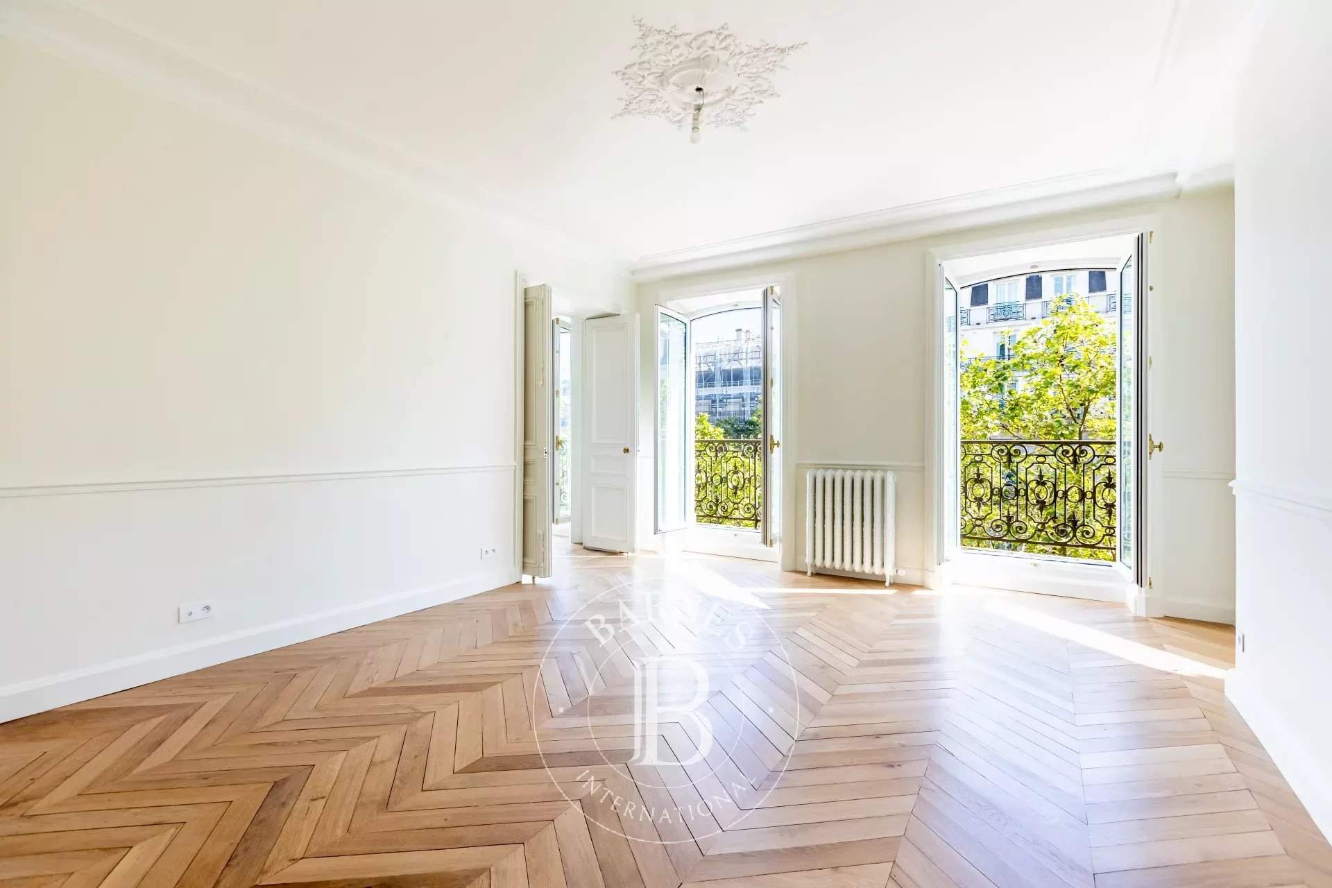 Paris  - Apartment 4 Bedrooms - picture 16