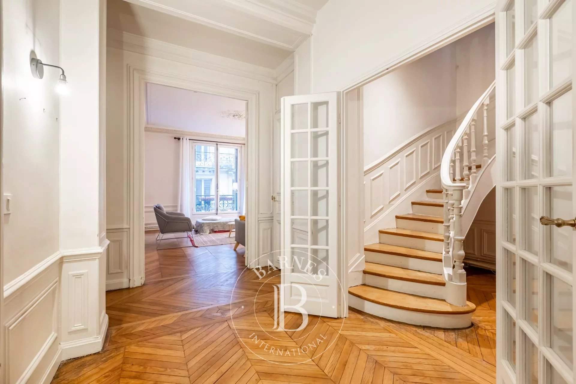 Appartement à Vendre 6 Pièces 147 M2 Paris 8 - 1 490 000