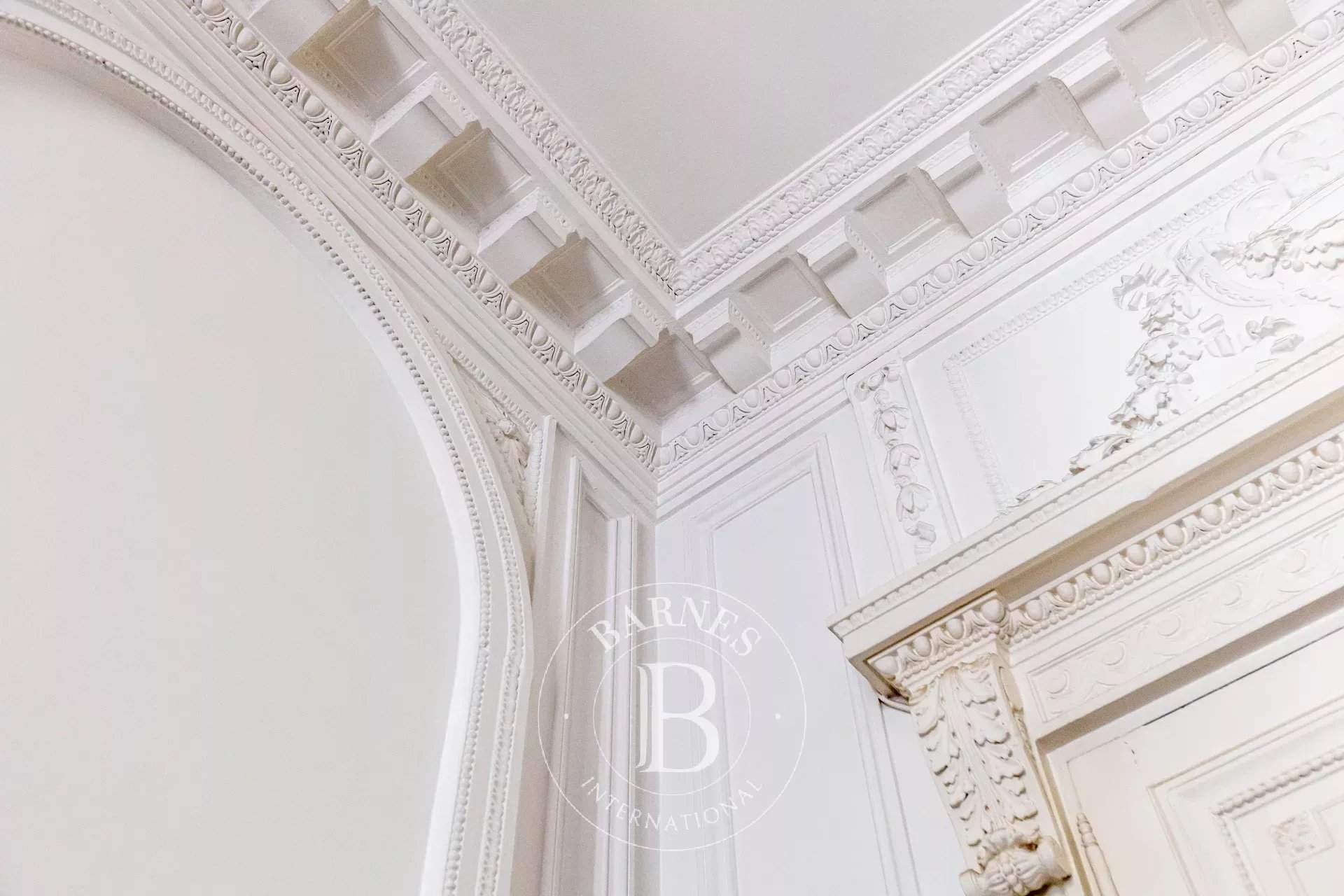 Paris  - Appartement 7 Pi&egrave;ces 5 Chambres - picture 11