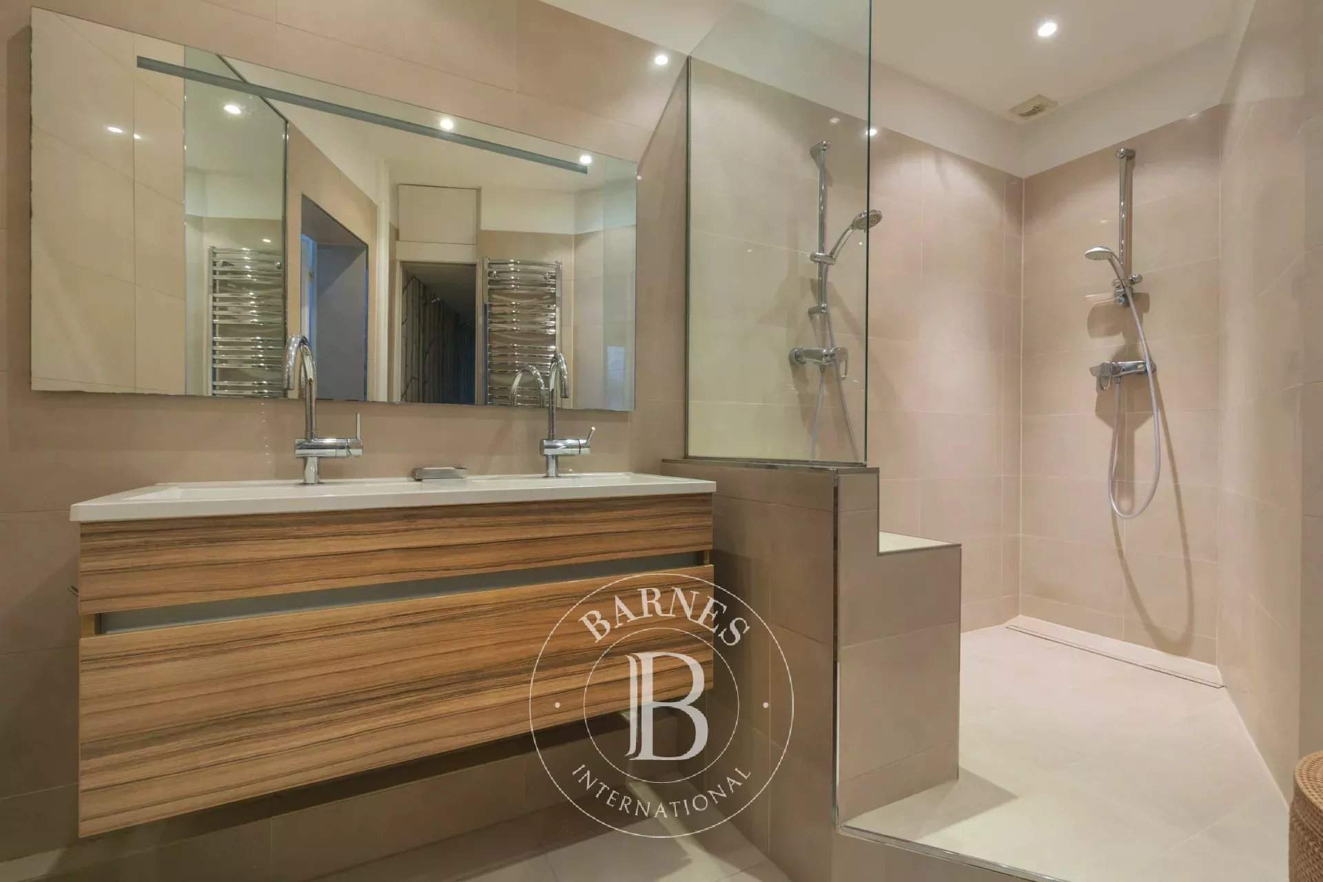 Paris  - Appartement 4 Pi&egrave;ces 2 Chambres - picture 6