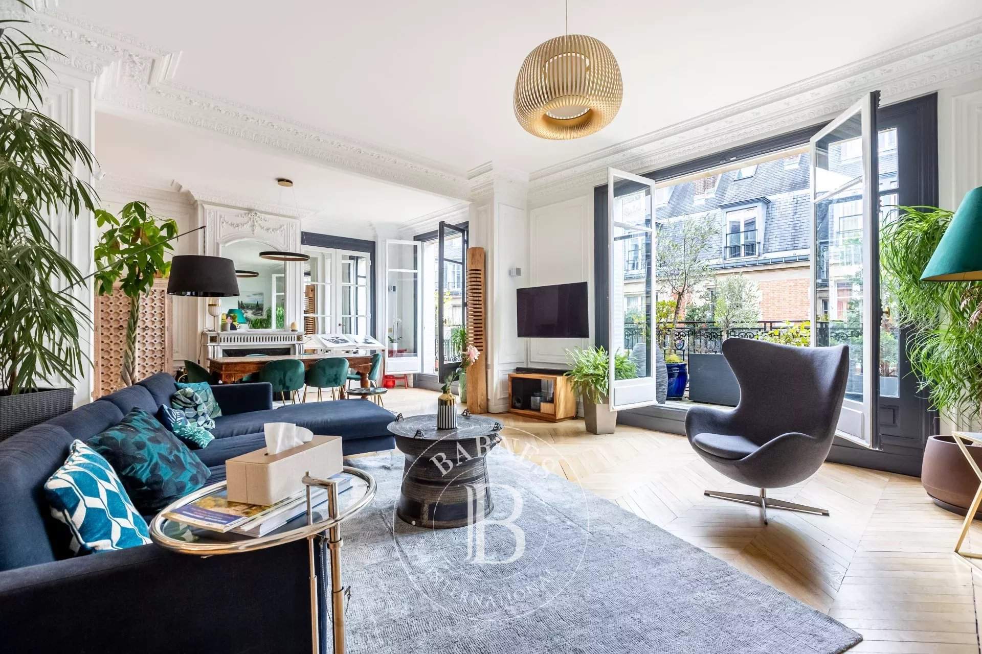 Paris  - Apartment 4 Bedrooms - picture 1