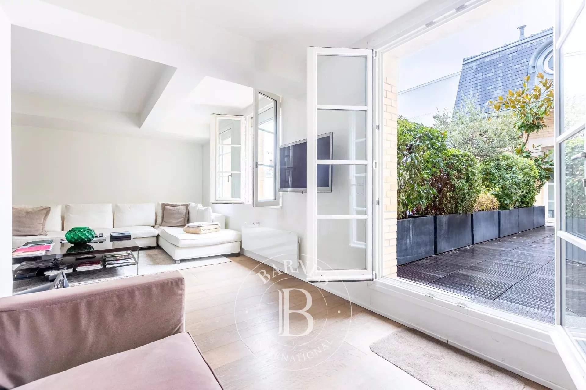 Paris  - Appartement 4 Pi&egrave;ces 2 Chambres - picture 2