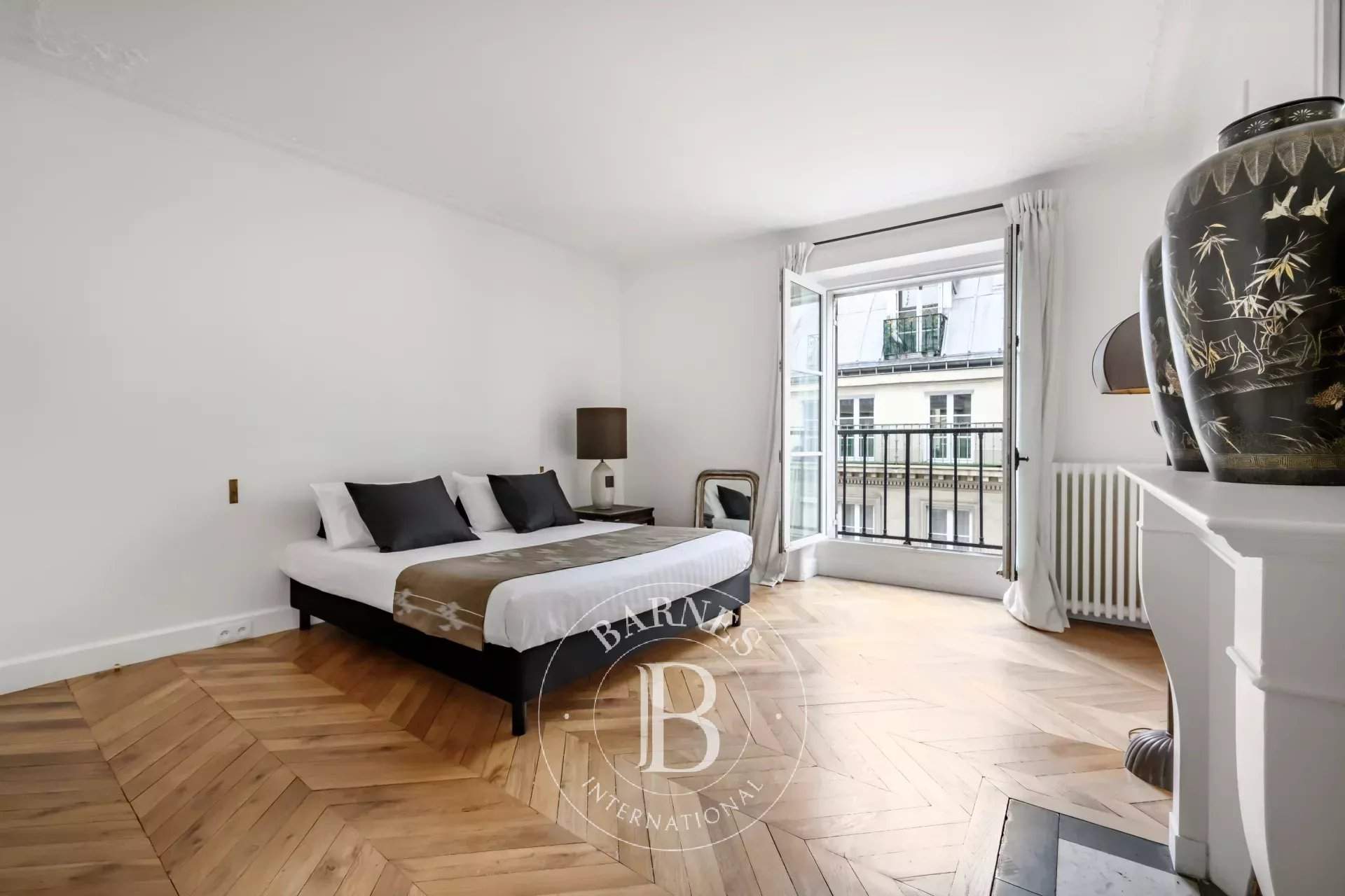 Paris  - Apartment 3 Bedrooms - picture 9