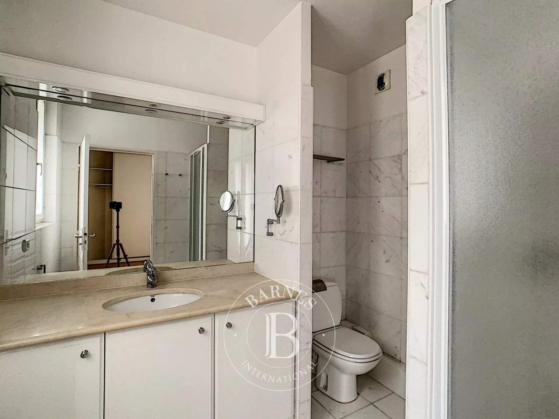 Paris  - Apartment 3 Bedrooms - picture 11