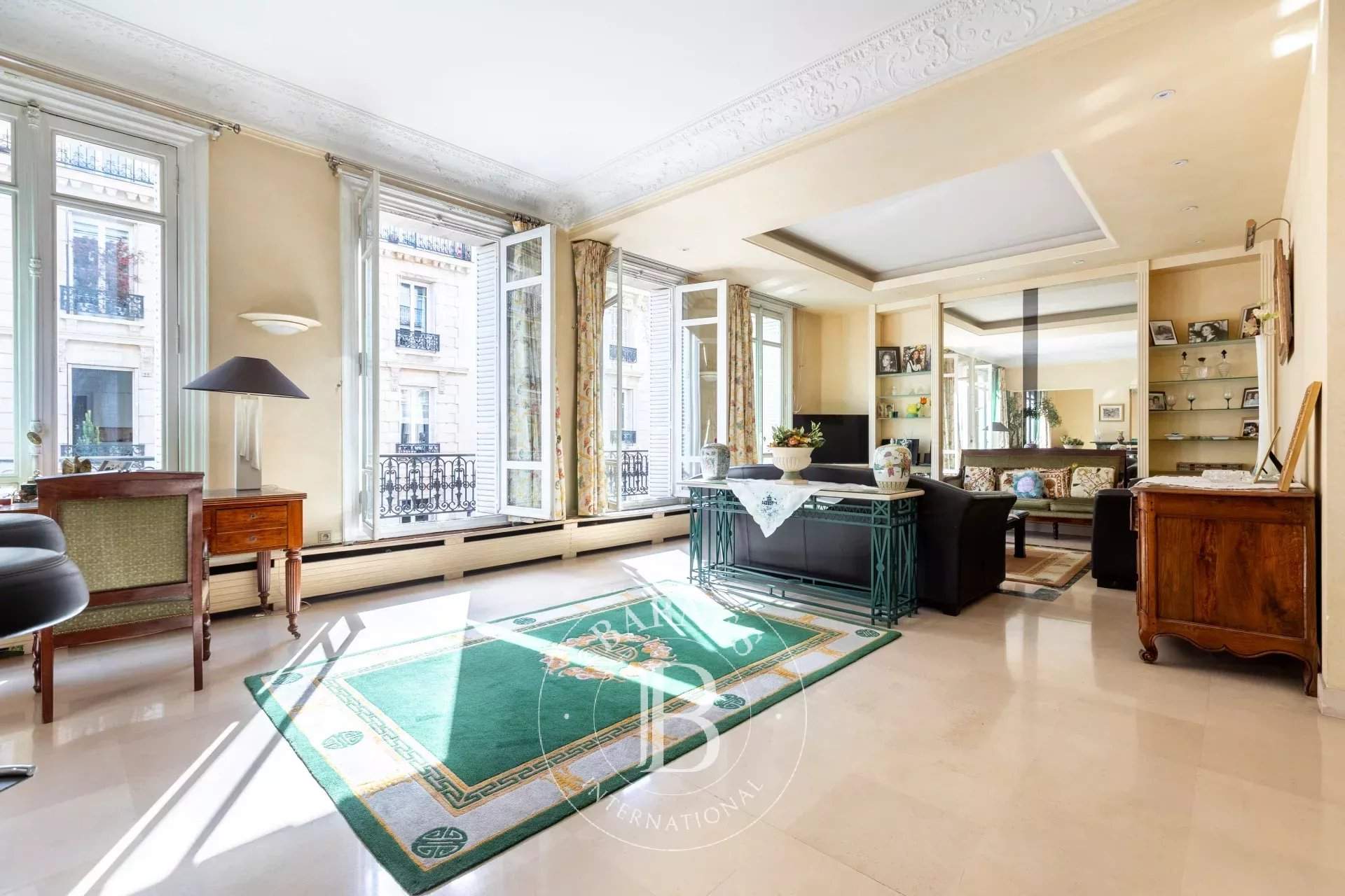 Paris  - Apartment 4 Bedrooms - picture 1