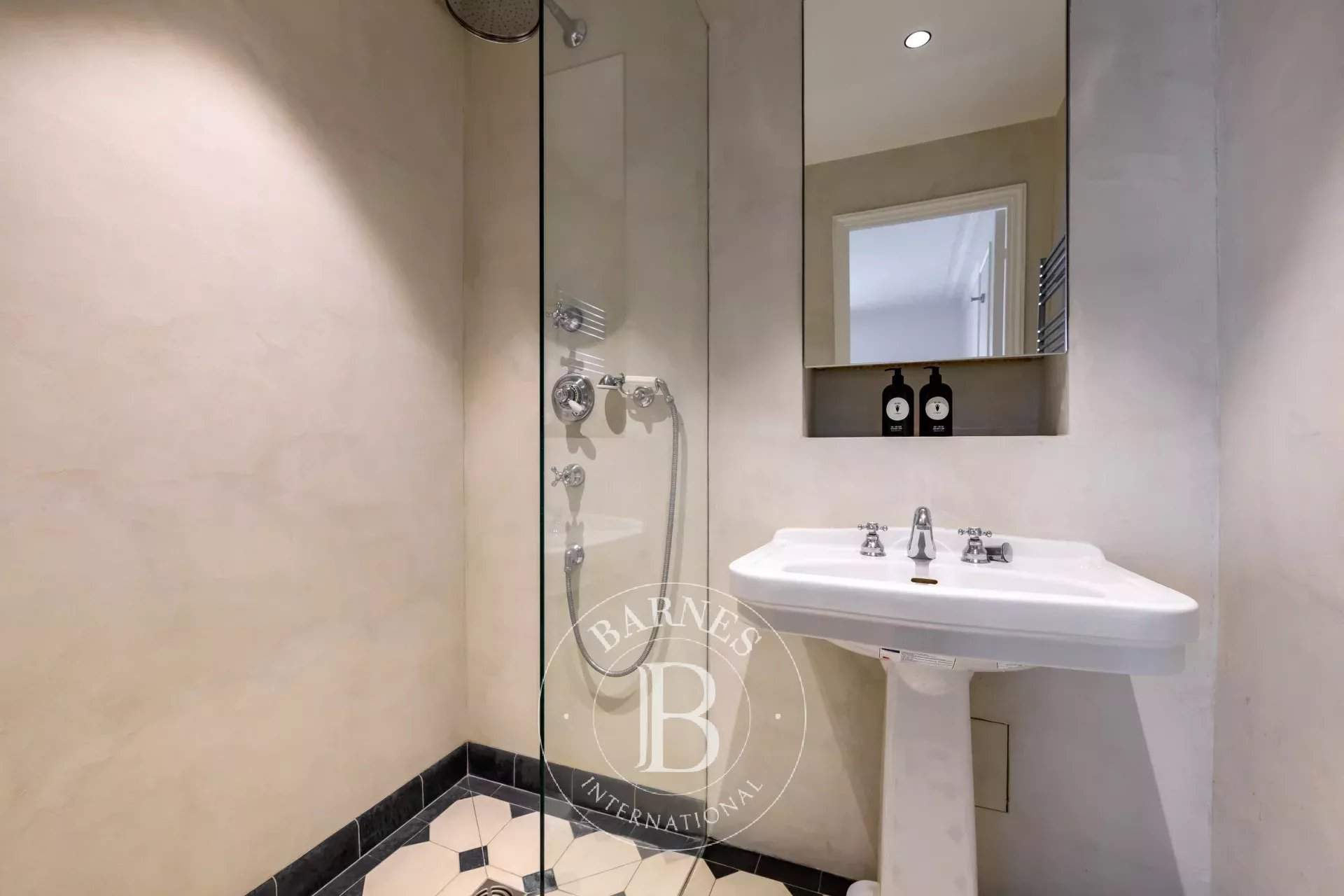 Paris  - Apartment 3 Bedrooms - picture 11