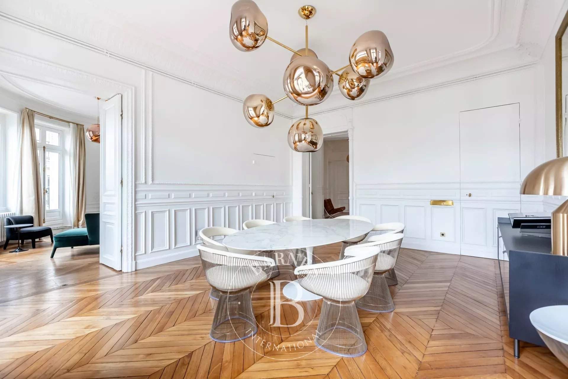 Paris  - Appartement 7 Pi&egrave;ces 4 Chambres - picture 9