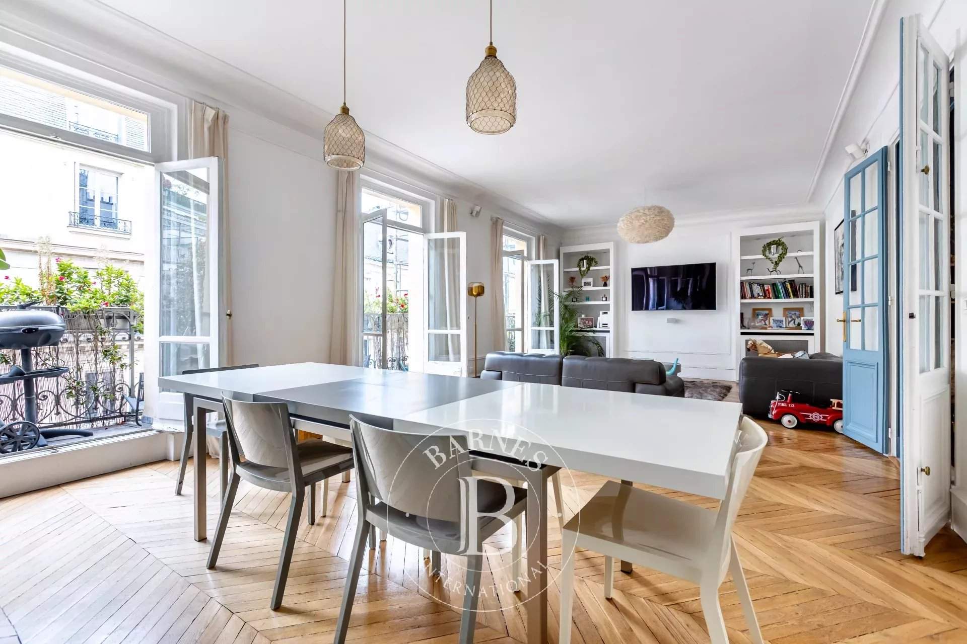 Paris  - Apartment 4 Bedrooms - picture 2