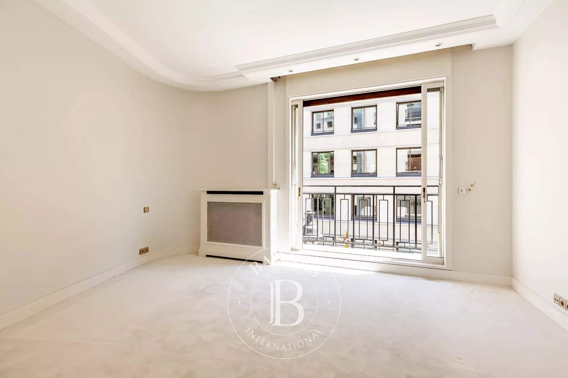 Paris  - Apartment 3 Bedrooms - picture 12