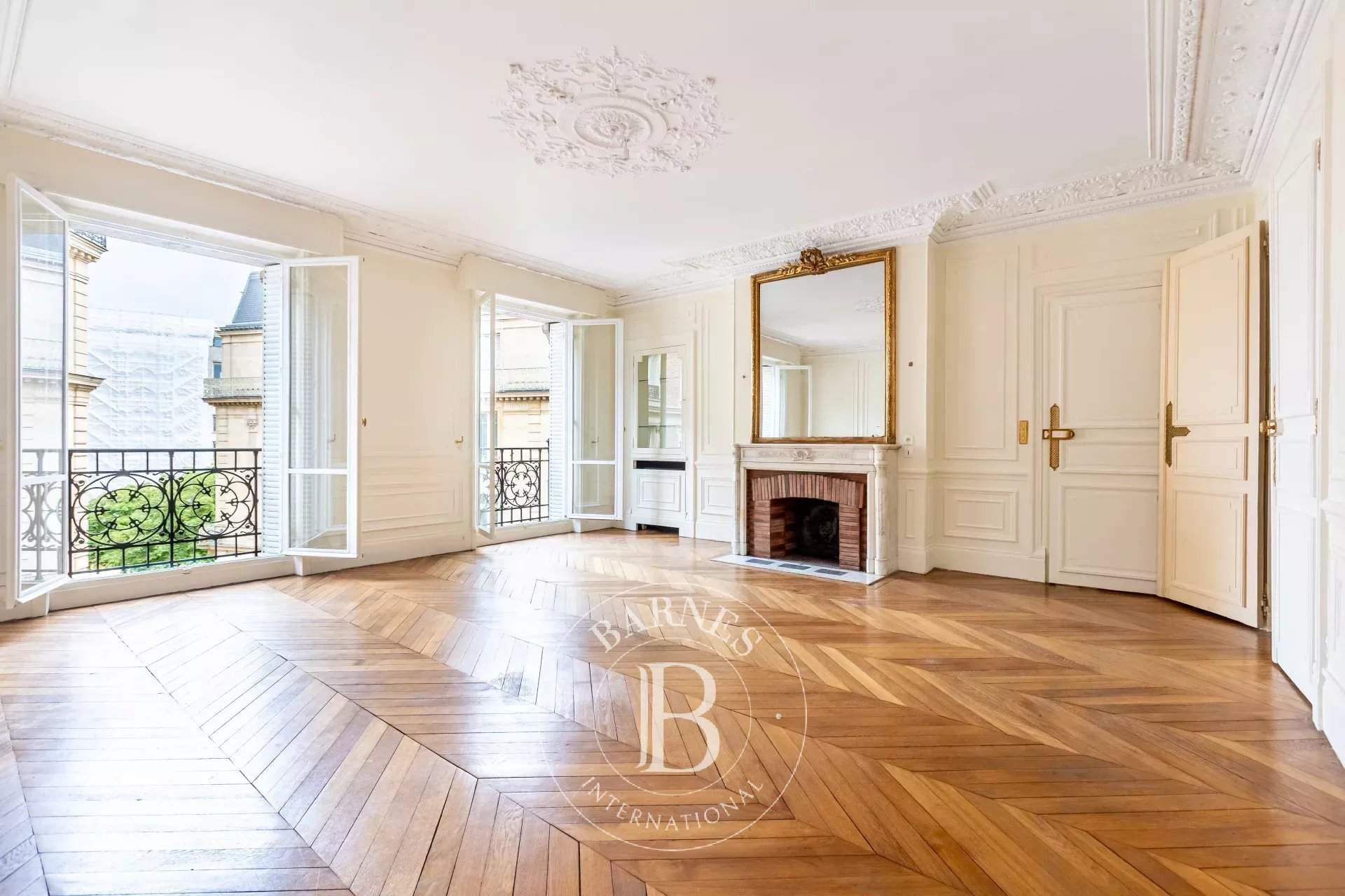 Paris  - Appartement 4 Pi&egrave;ces 2 Chambres - picture 1
