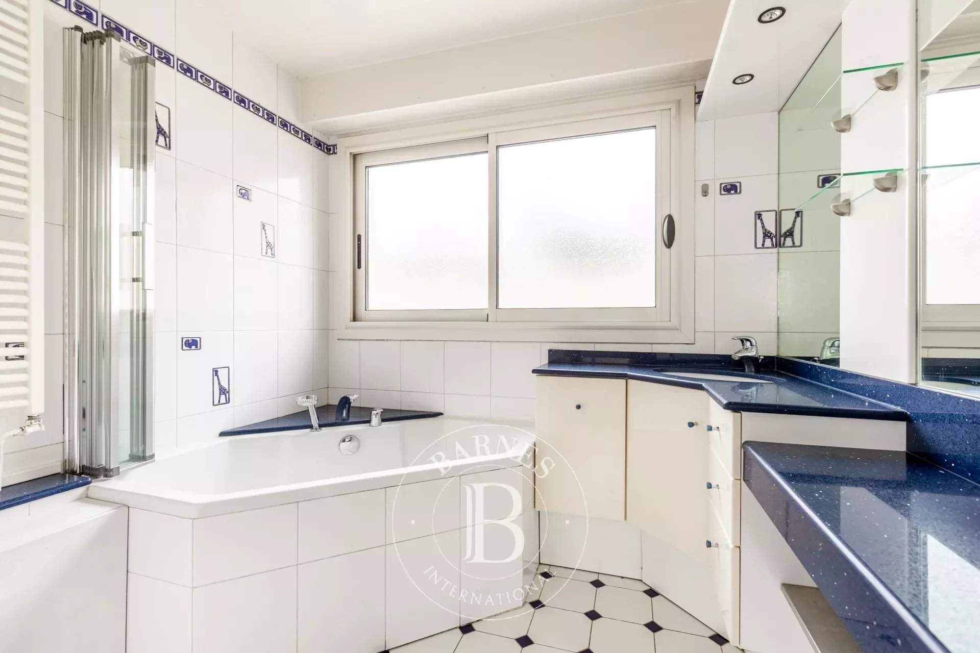 Paris  - Appartement 4 Pi&egrave;ces 2 Chambres - picture 12