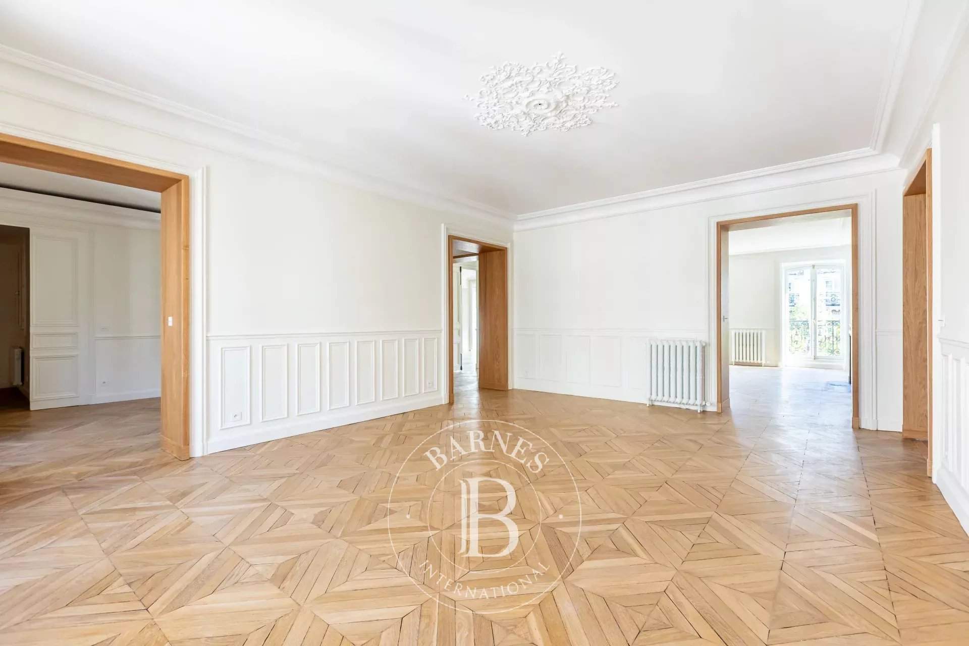 Paris  - Apartment 4 Bedrooms - picture 11