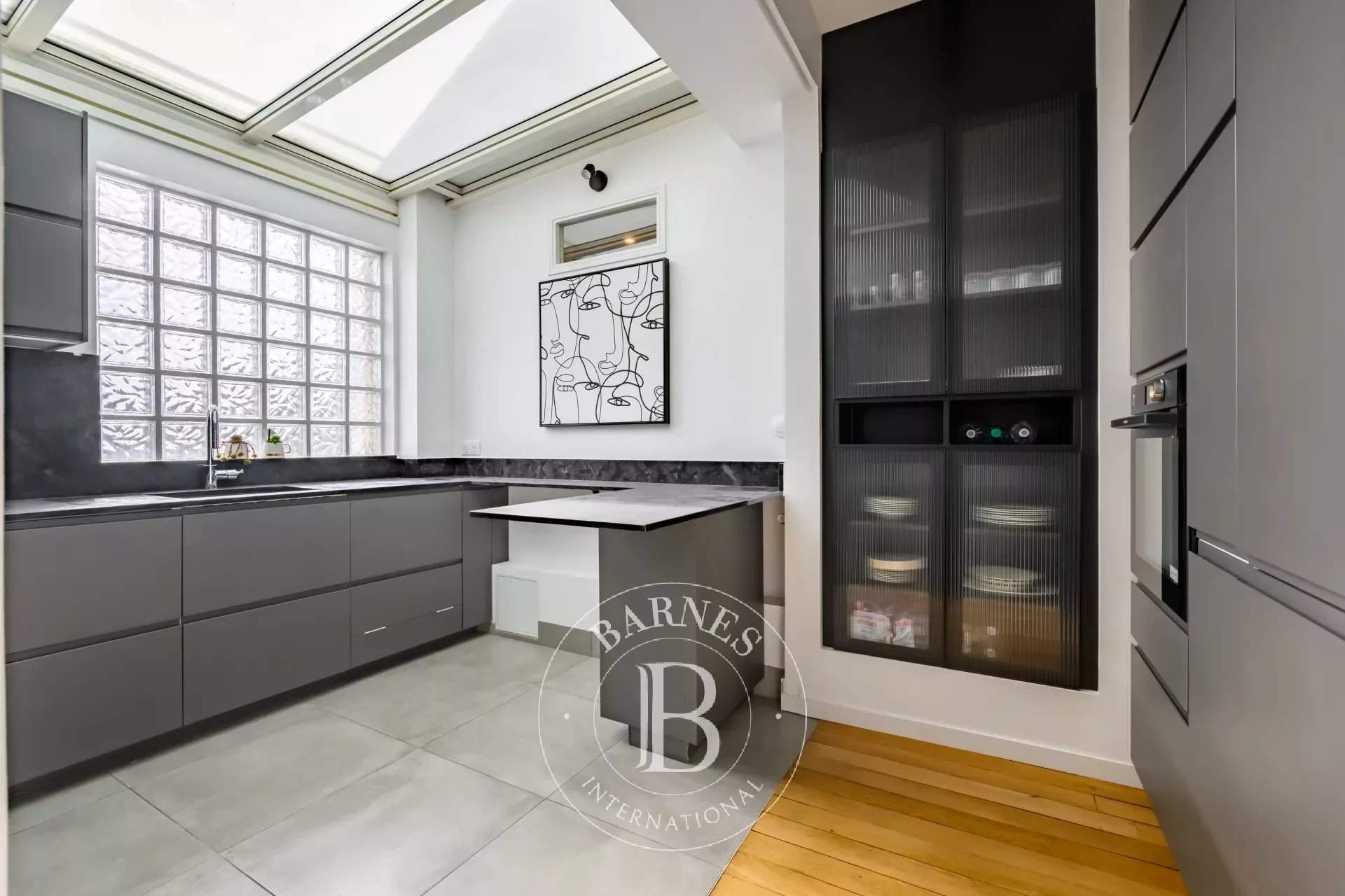 Paris  - Apartment 4 Bedrooms - picture 9