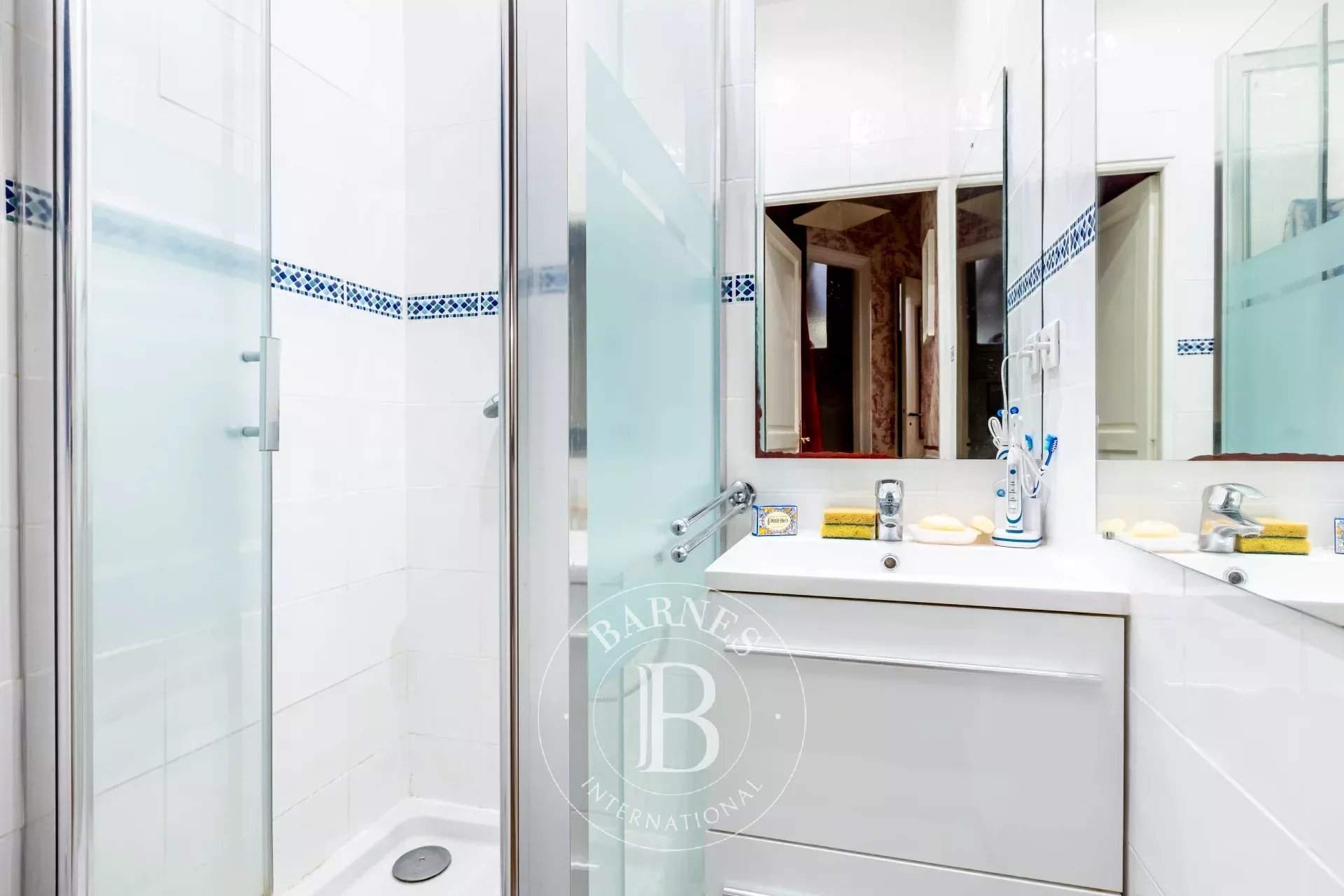 Paris  - Apartment 2 Bedrooms - picture 8