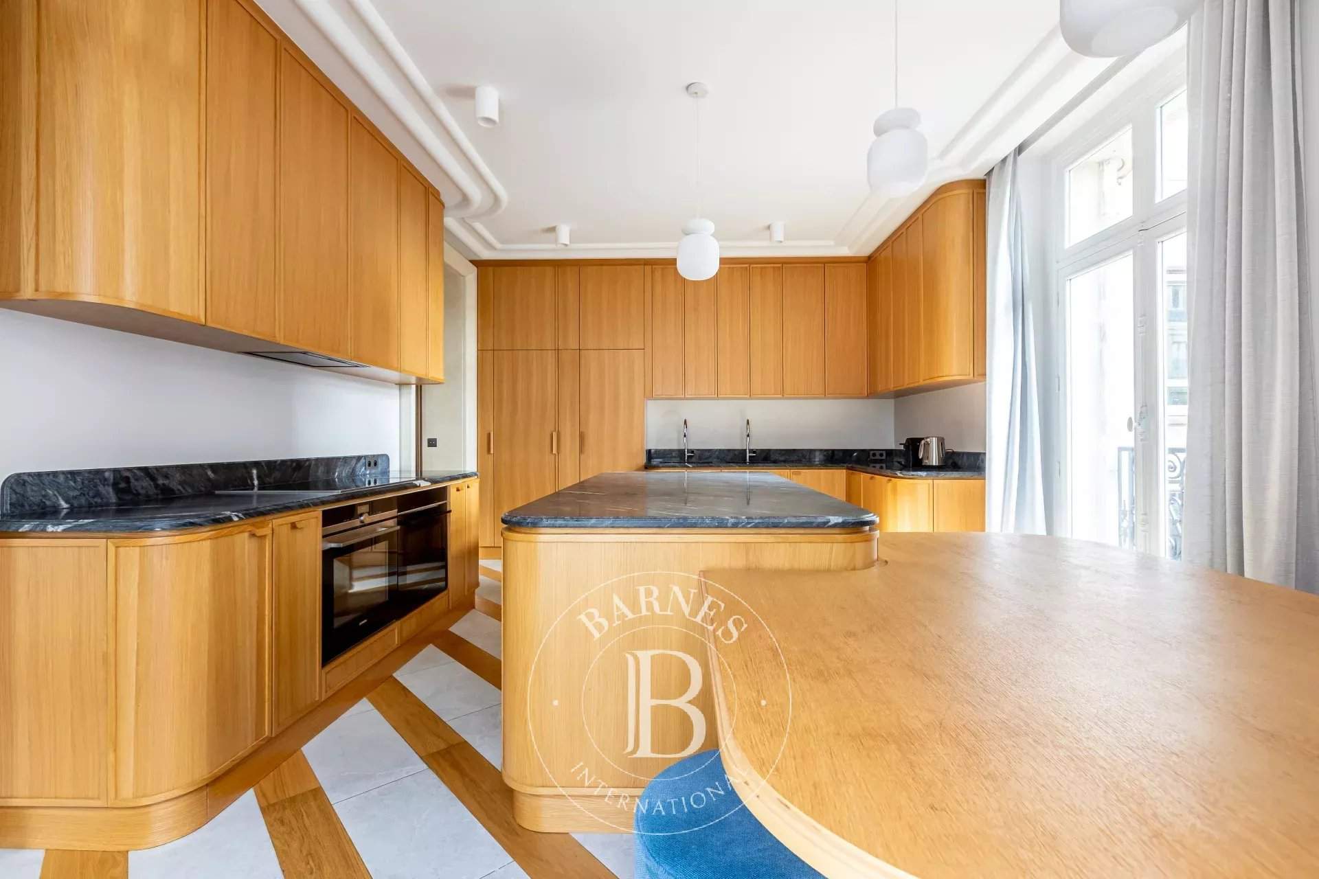 Paris  - Appartement 8 Pi&egrave;ces 5 Chambres - picture 9