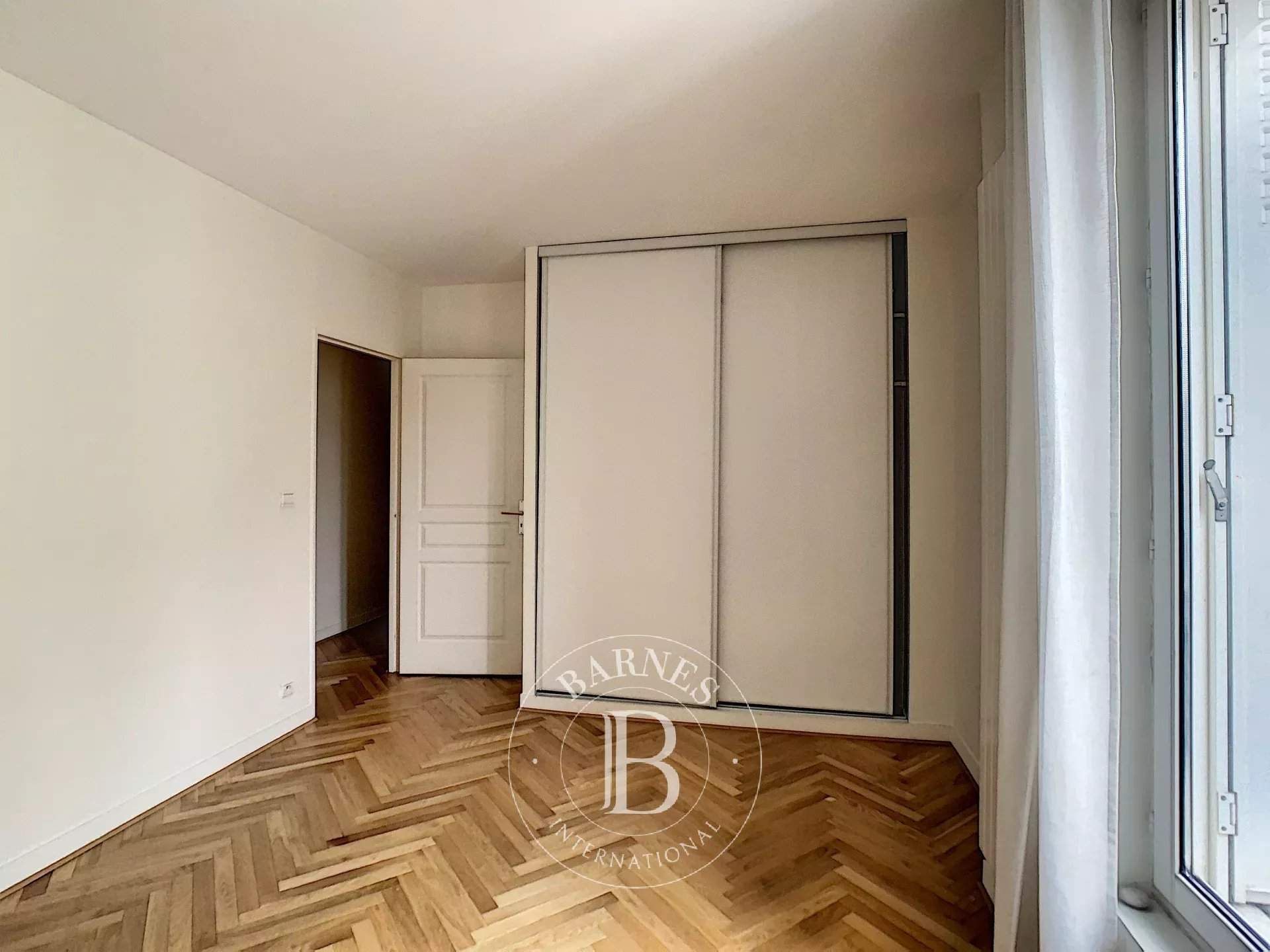 Paris  - Apartment 3 Bedrooms - picture 12