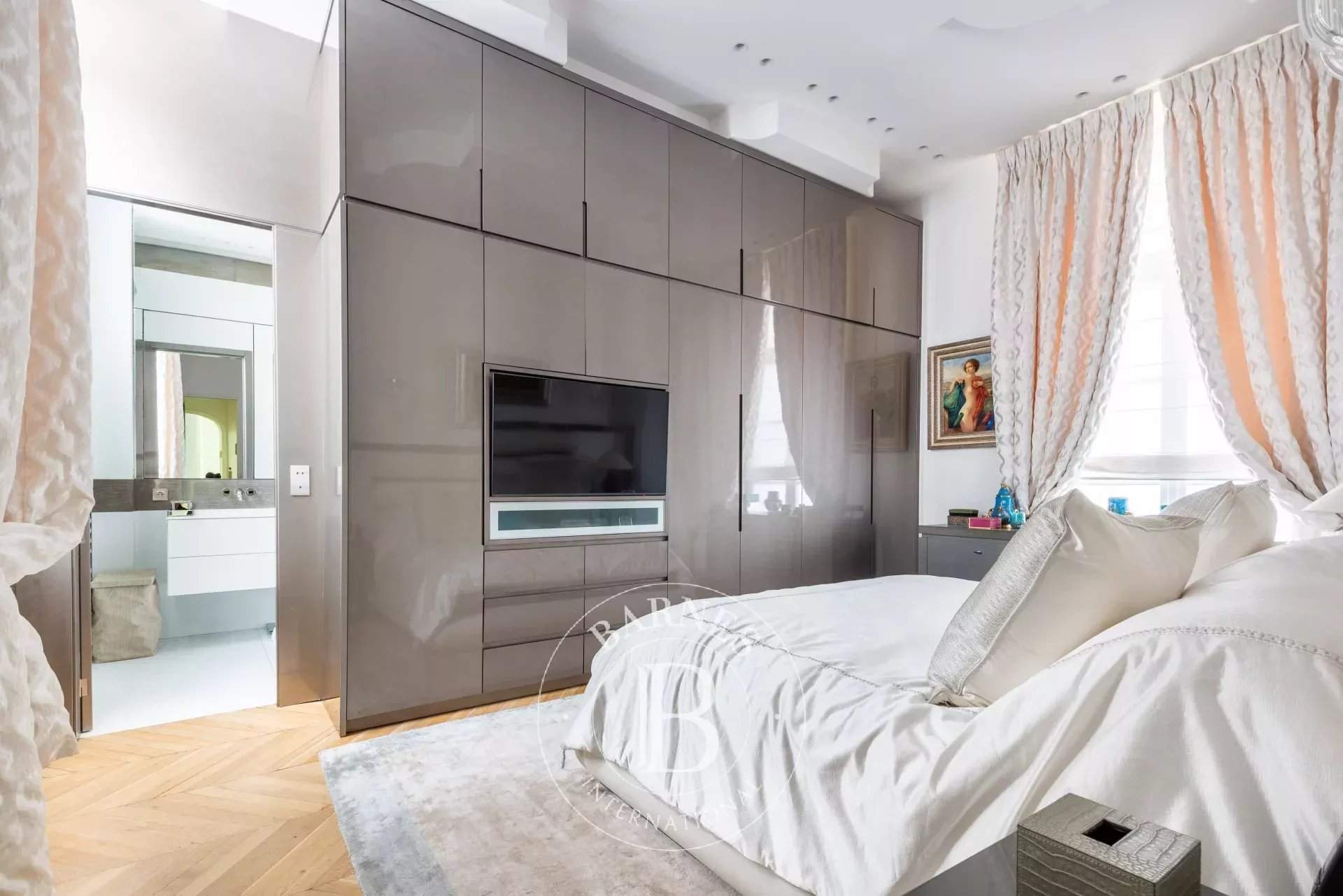 Paris  - Apartment 4 Bedrooms - picture 17