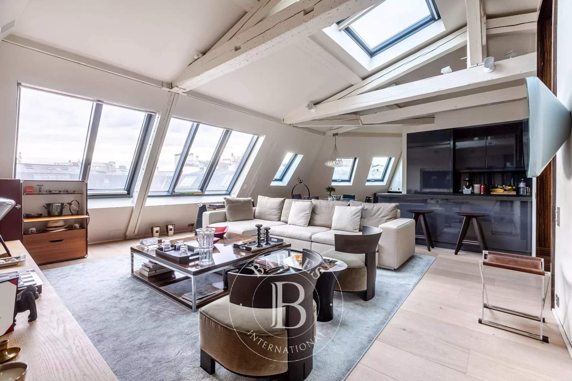 Paris  - Appartement 3 Pi&egrave;ces 2 Chambres - picture 1