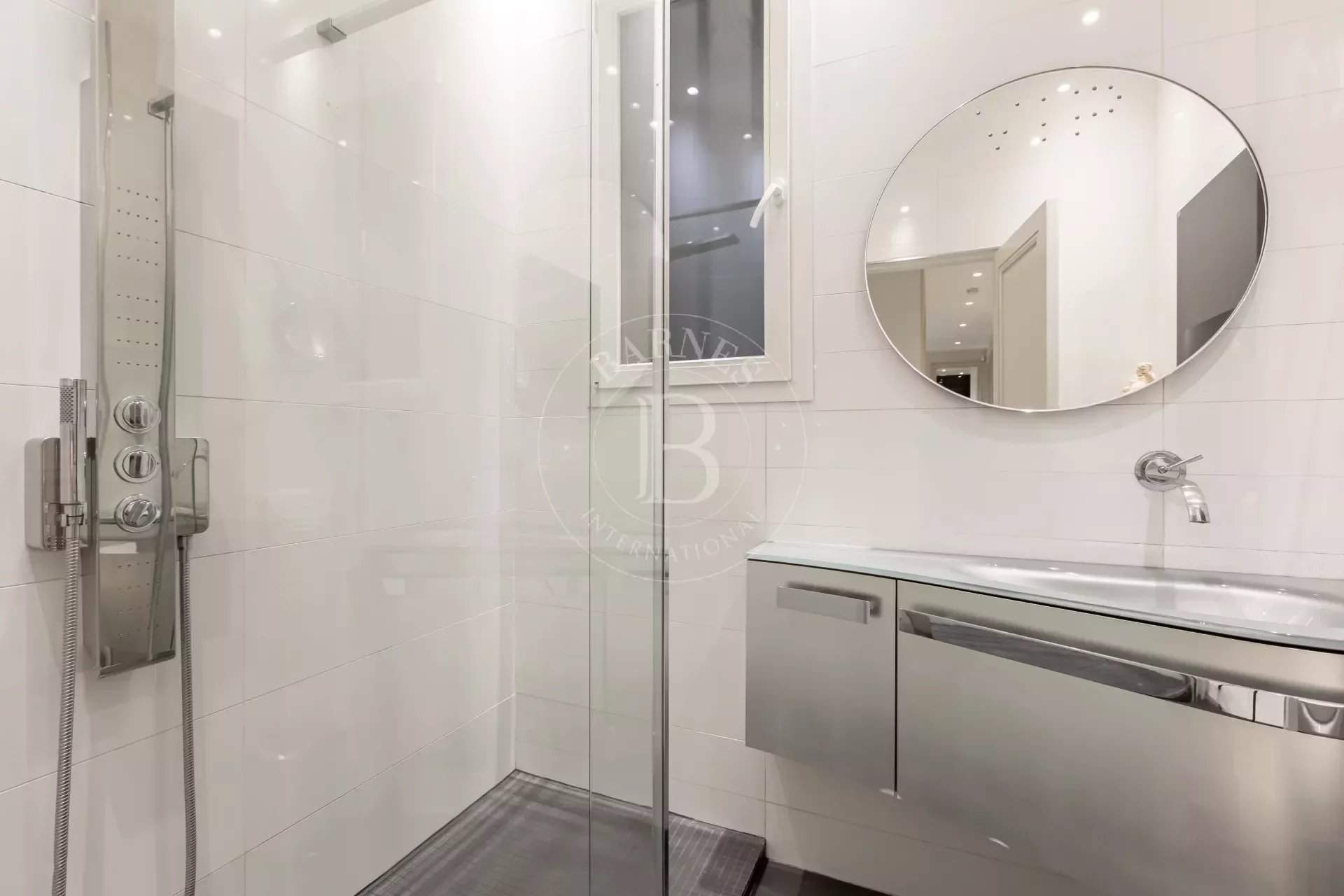 Paris  - Apartment 3 Bedrooms - picture 10