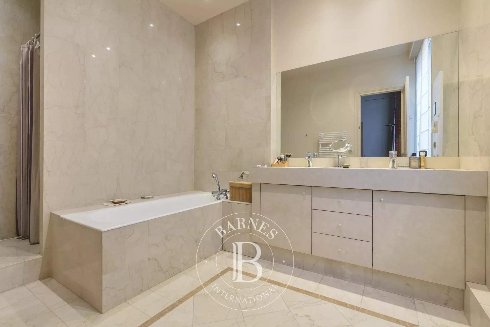 Paris  - Appartement 7 Pièces 5 Chambres - picture 11