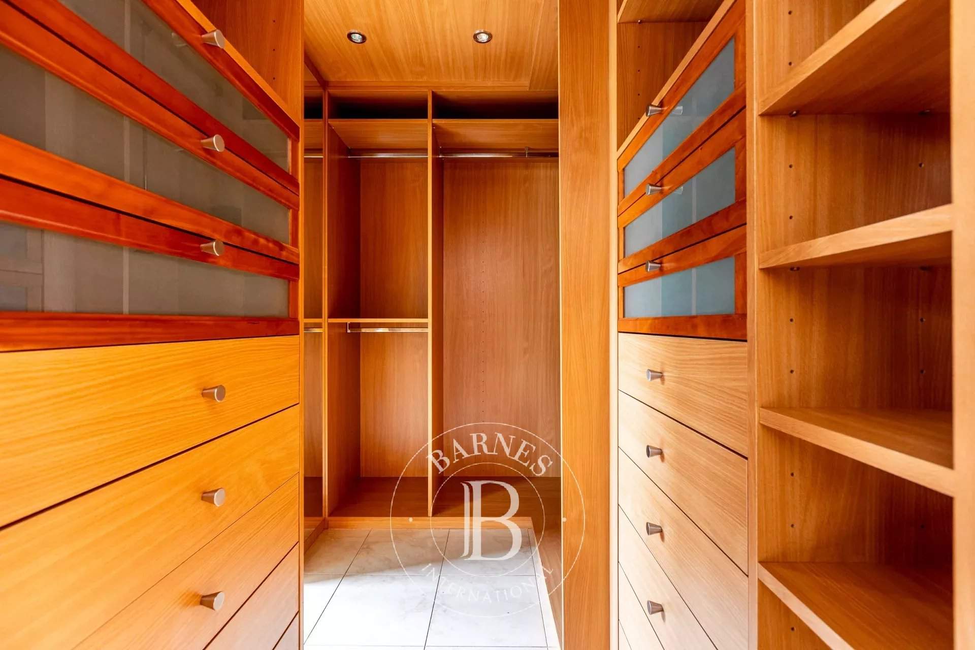 Paris  - Appartement 4 Pi&egrave;ces 2 Chambres - picture 11