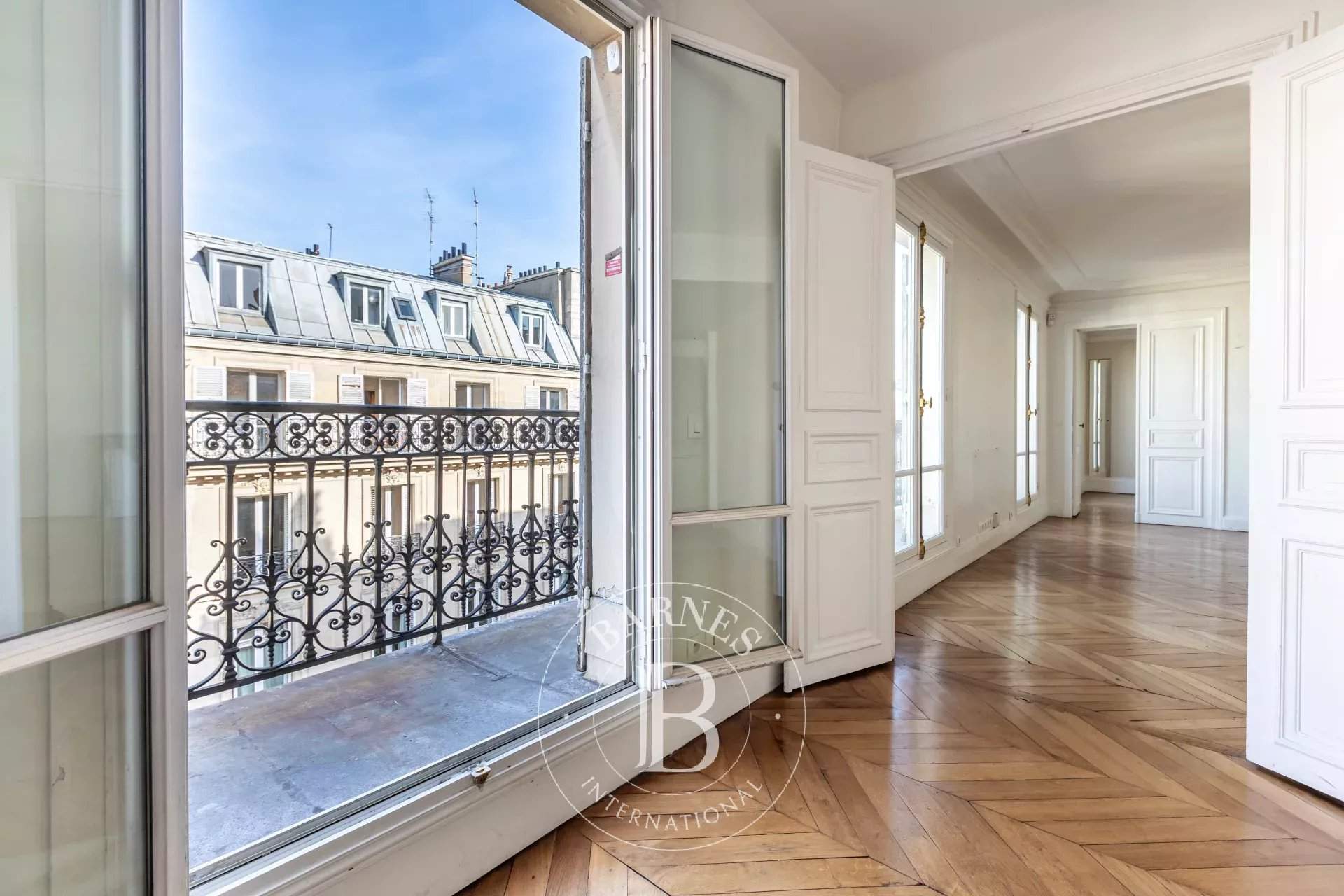 Apartment for sale 4 Bedrooms 1959 sq ft Paris 8 - € 2,650,000