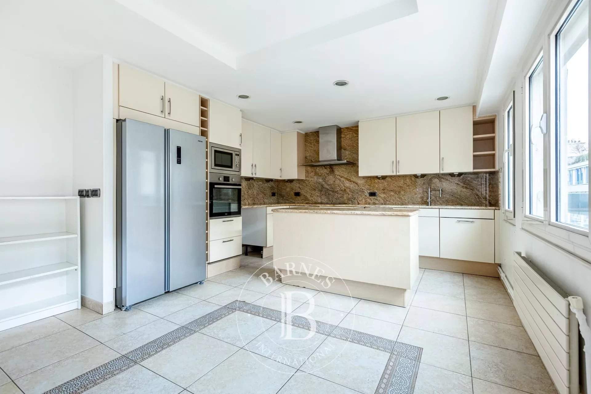 Paris  - Appartement 4 Pi&egrave;ces 2 Chambres - picture 8