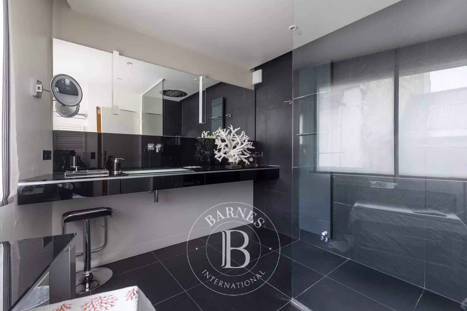 Paris  - Apartment 4 Bedrooms - picture 19