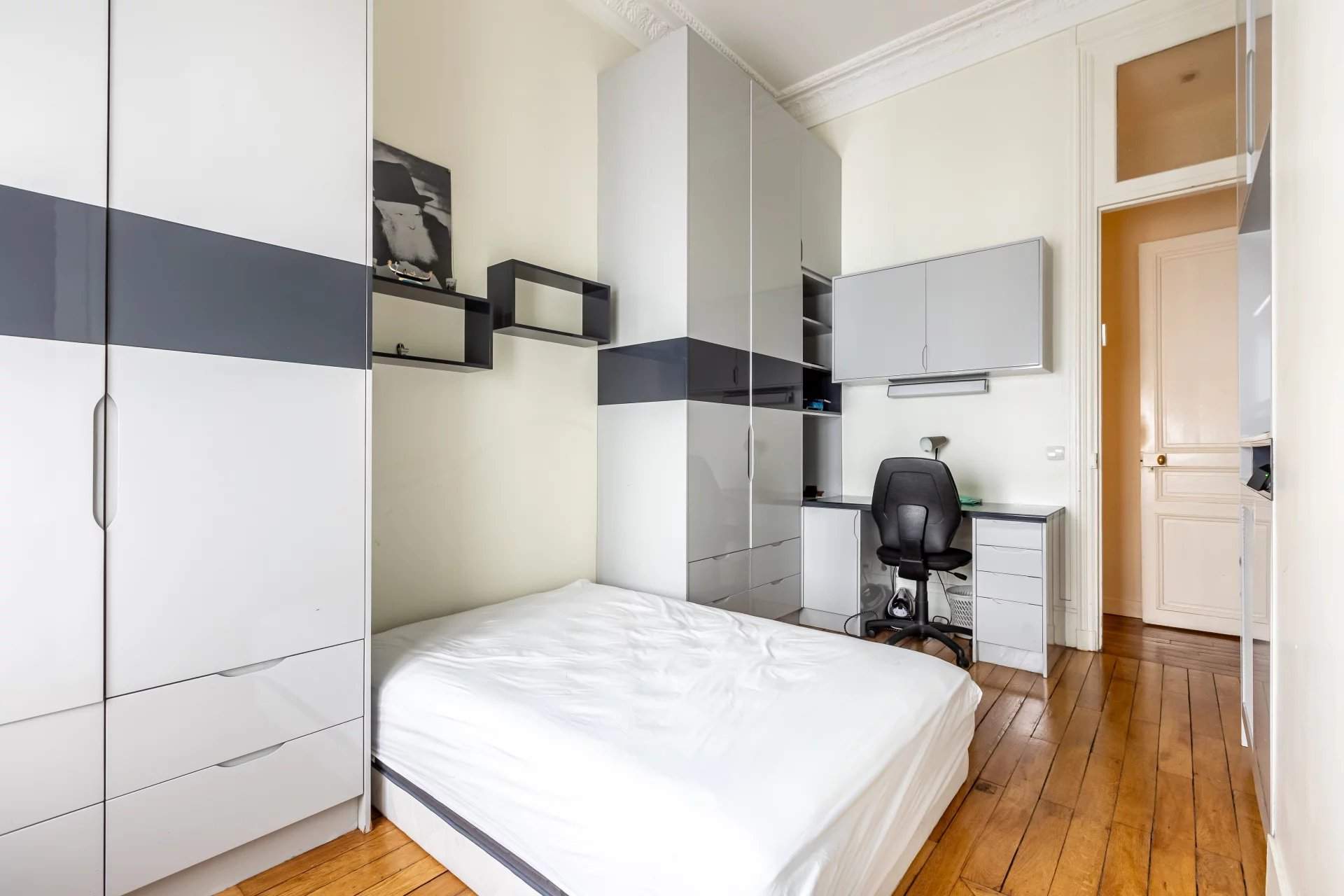 Paris  - Appartement 6 Pi&egrave;ces 4 Chambres - picture 11