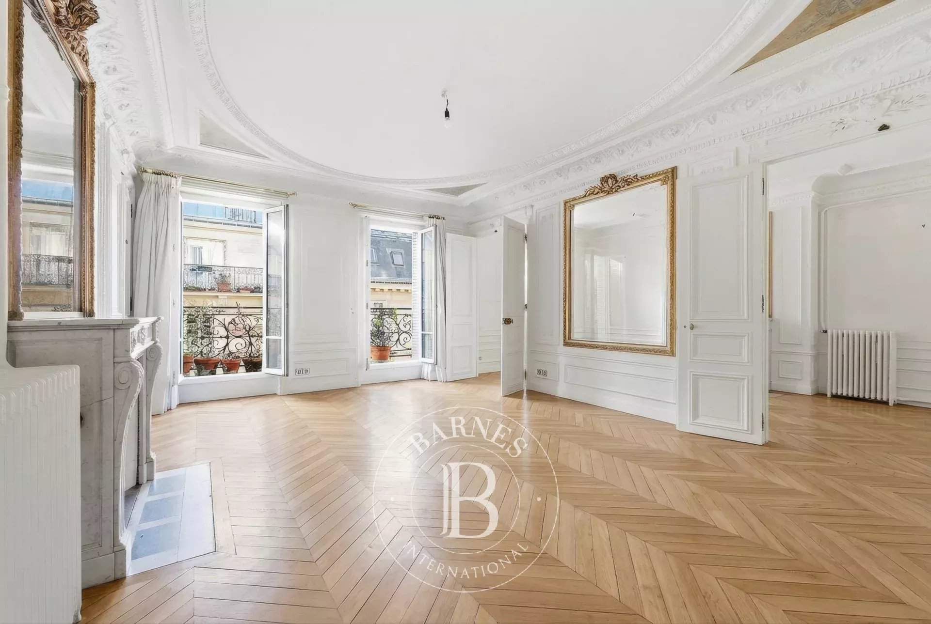 Paris  - Appartement 6 Pi&egrave;ces 4 Chambres - picture 1