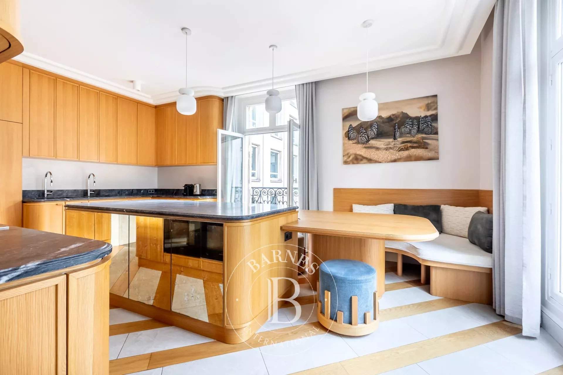 Paris  - Appartement 8 Pi&egrave;ces 5 Chambres - picture 8