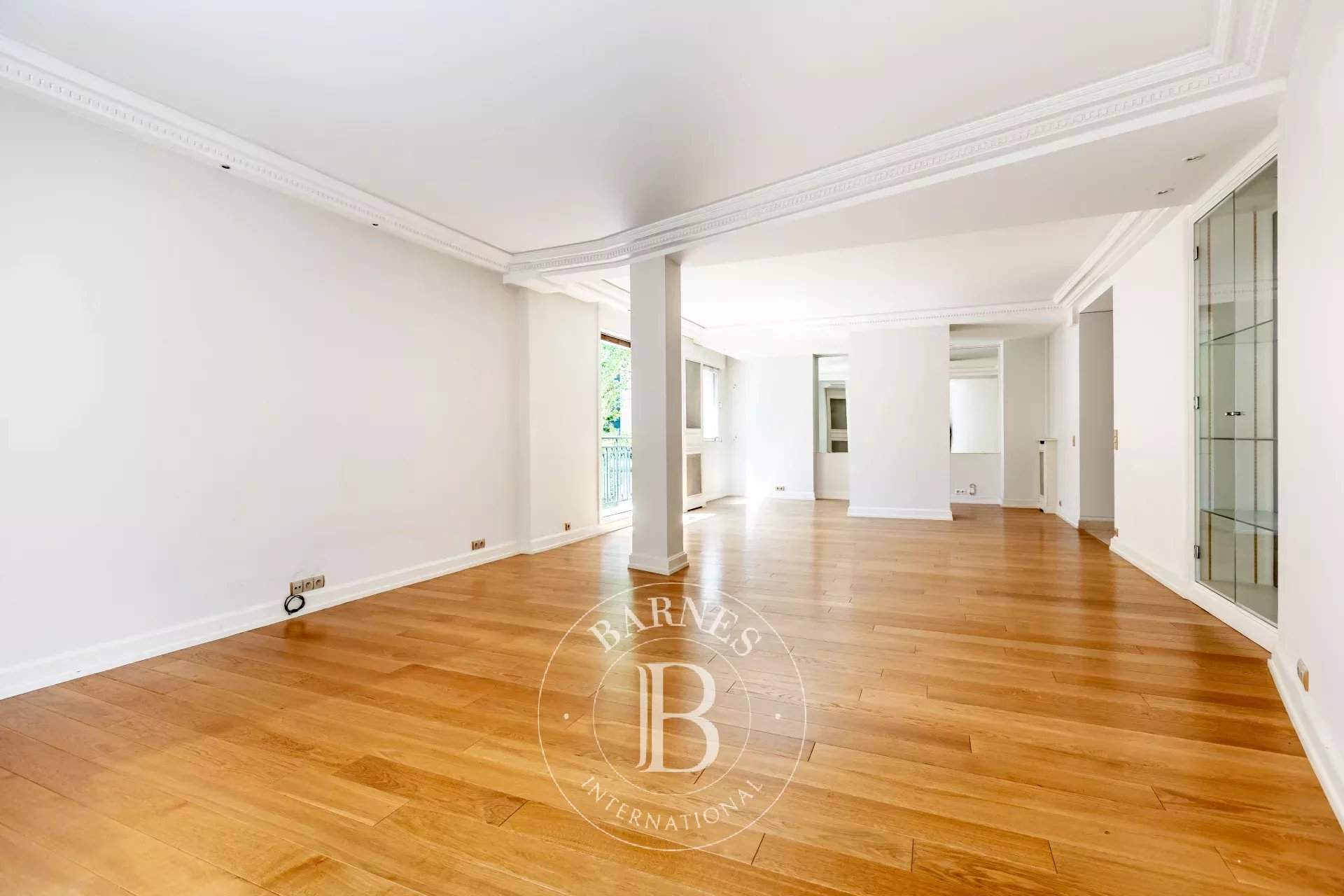 Paris  - Apartment 3 Bedrooms - picture 2