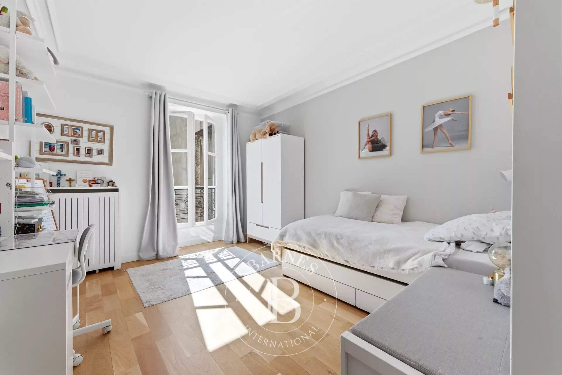 Paris  - Apartment 3 Bedrooms - picture 12