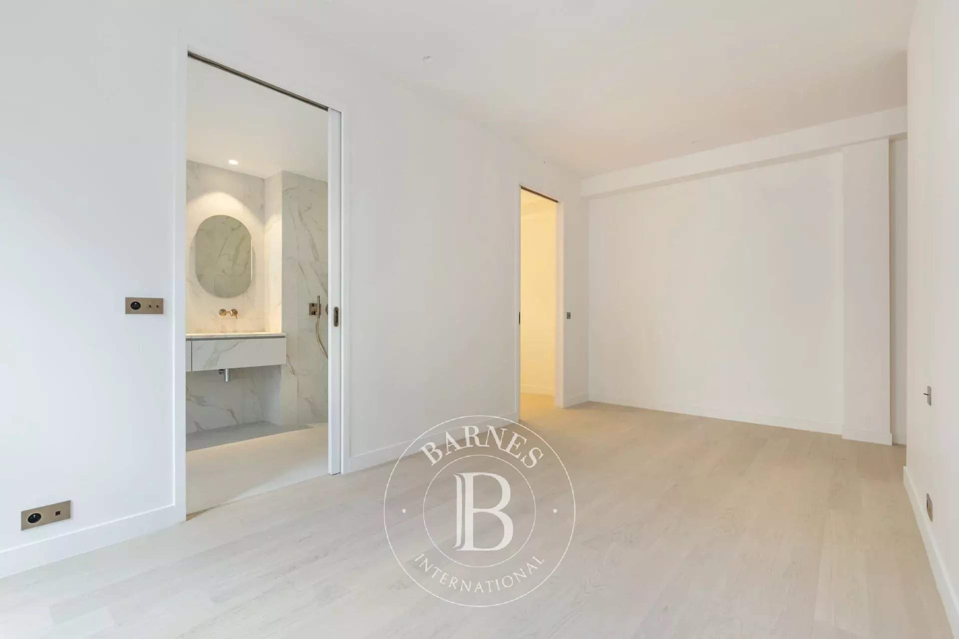 Paris  - Apartment 2 Bedrooms - picture 8